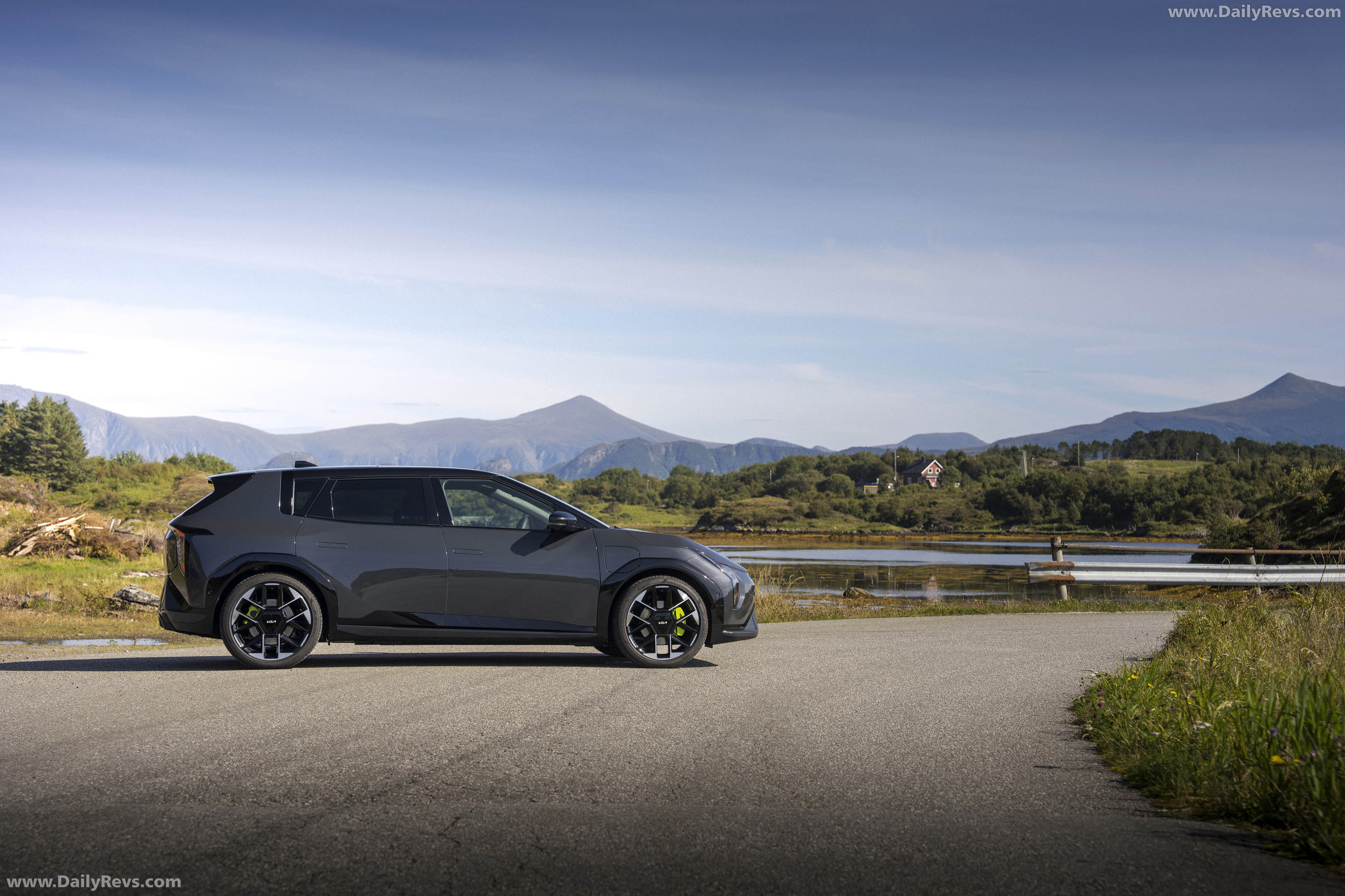 2027 Kia EV3 GT Side View