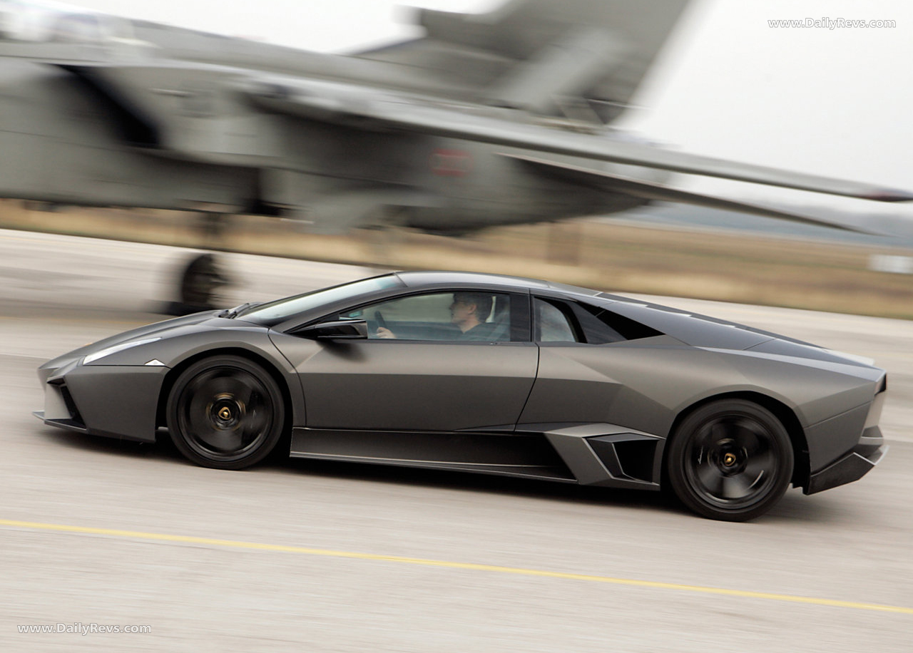 2008 Lamborghini Reventon Side View