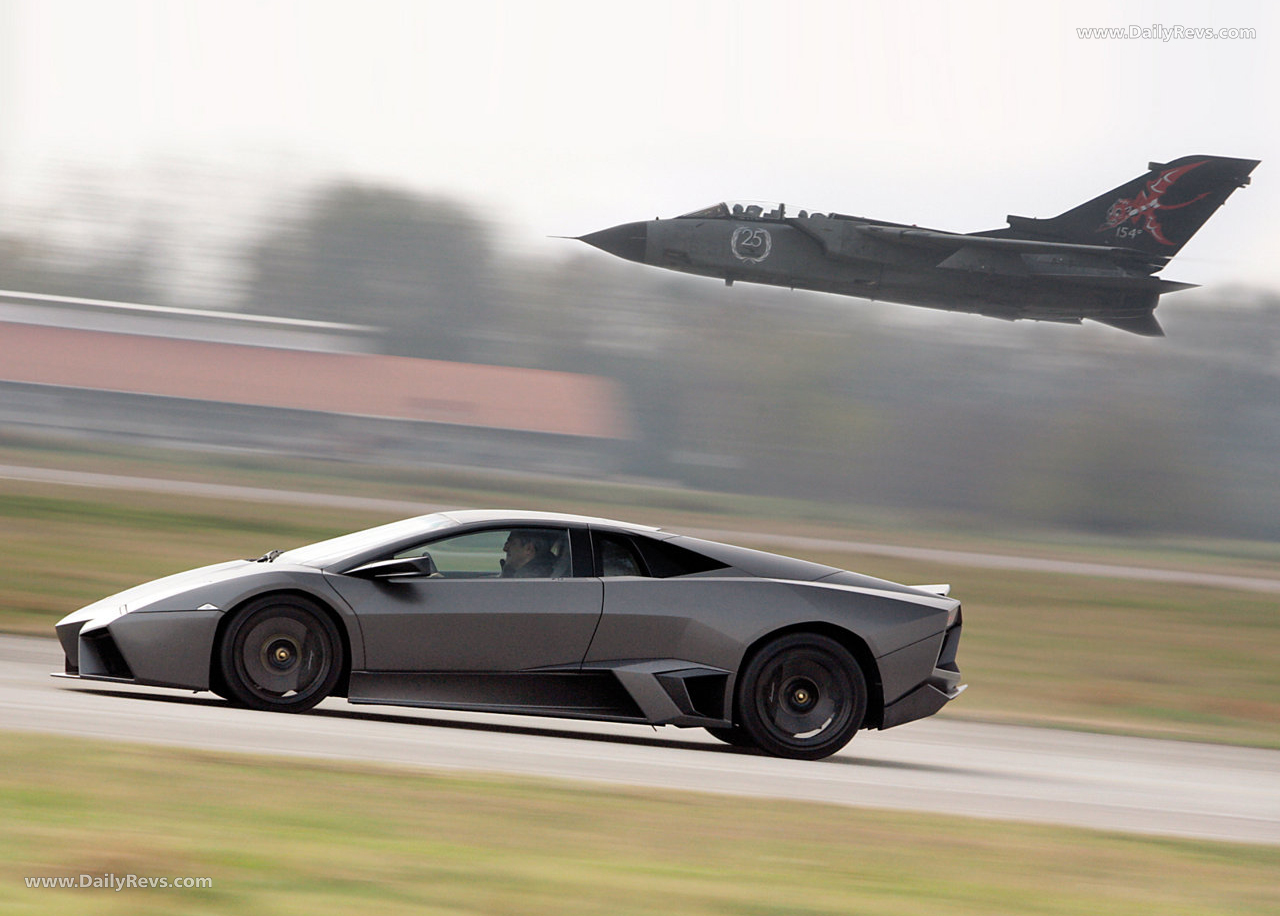 2008 Lamborghini Reventon Side View