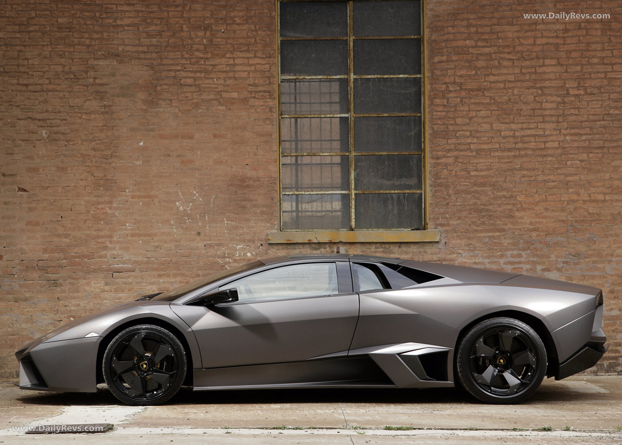 2008 Lamborghini Reventon Side View