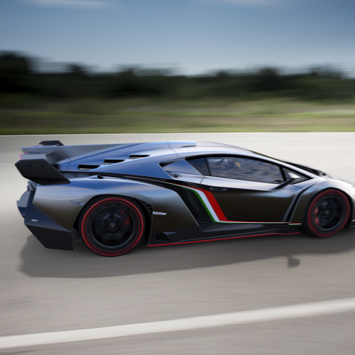 2013 Lamborghini Veneno Side View