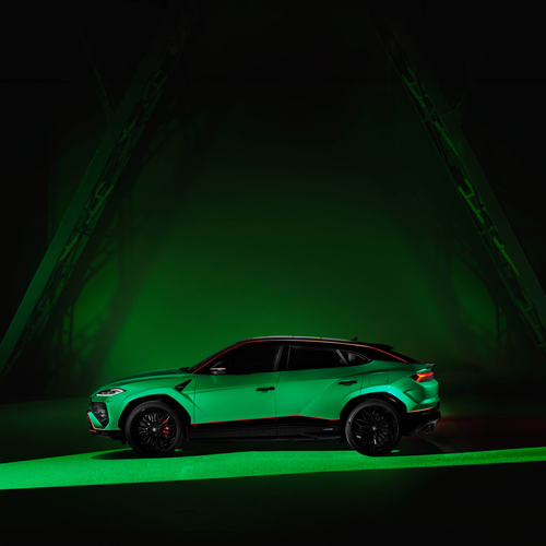 2027 Lamborghini Urus SE Tettonero Capsule Side View