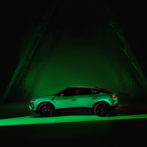2027 Lamborghini Urus SE Tettonero Capsule Side View