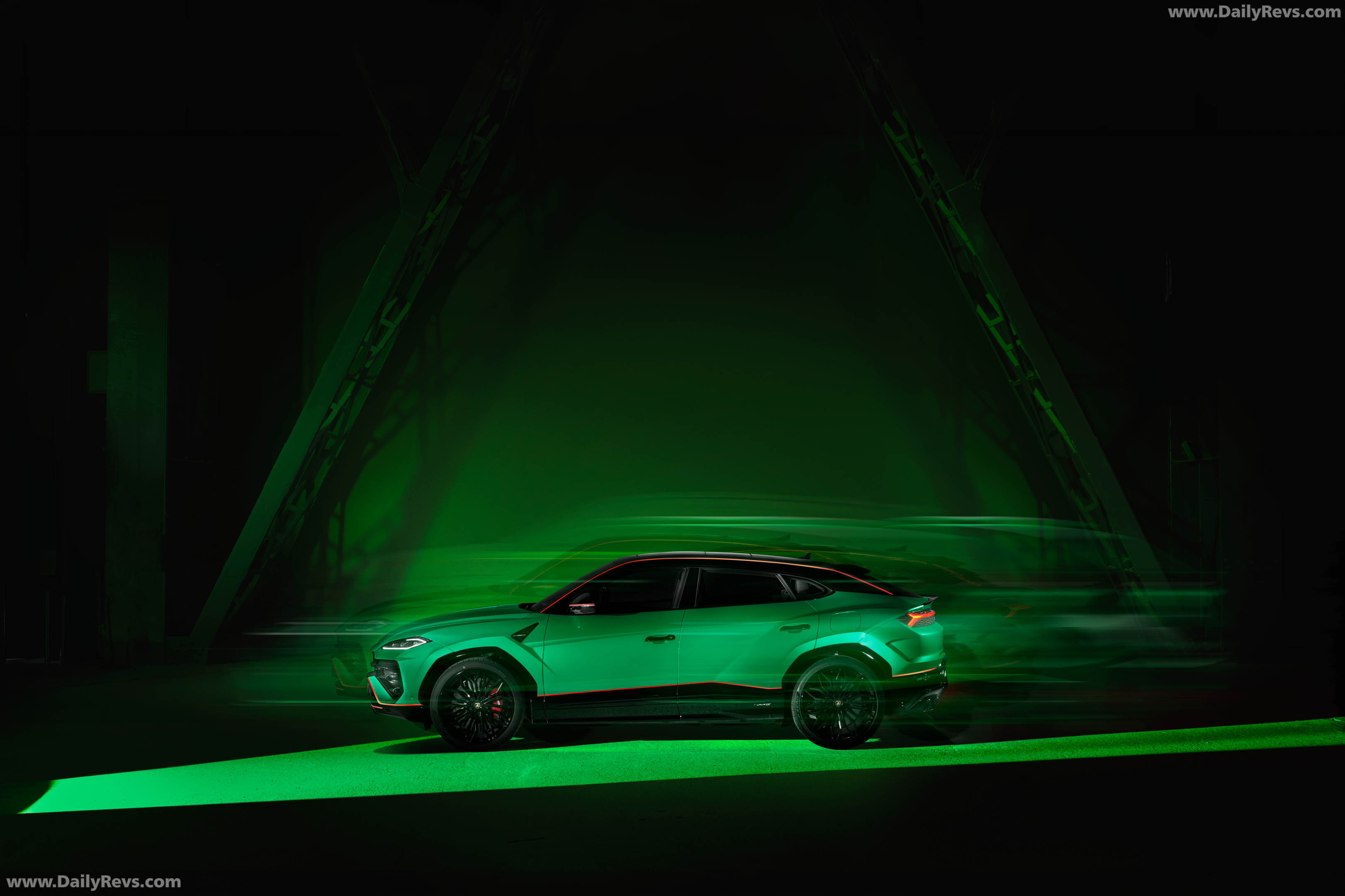 2027 Lamborghini Urus SE Tettonero Capsule Side View