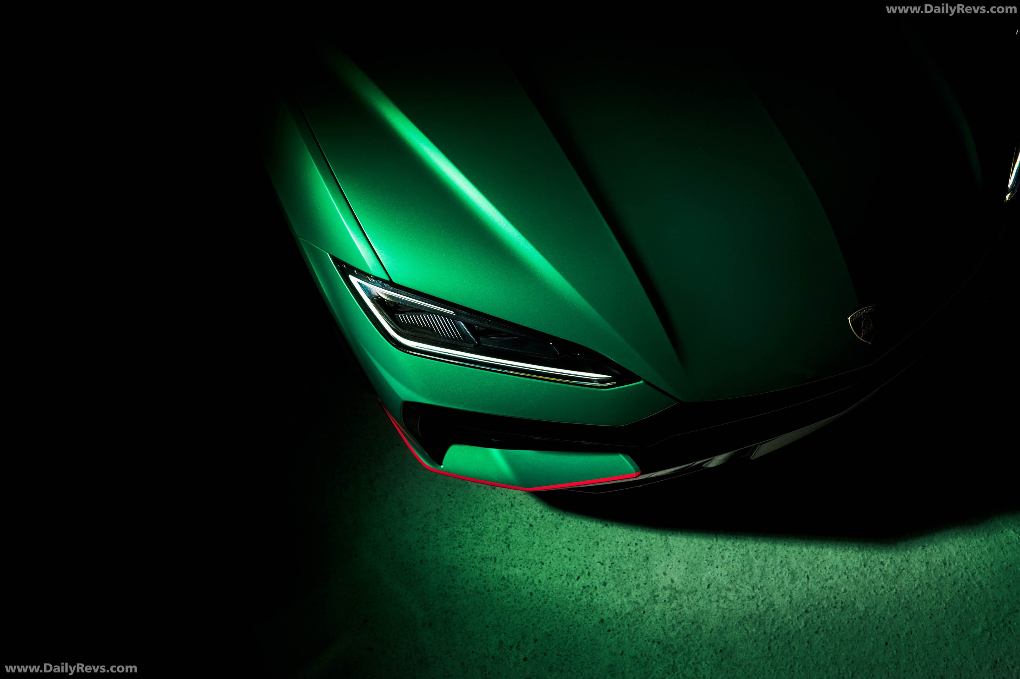 2027 Lamborghini Urus SE Tettonero Capsule Exterior