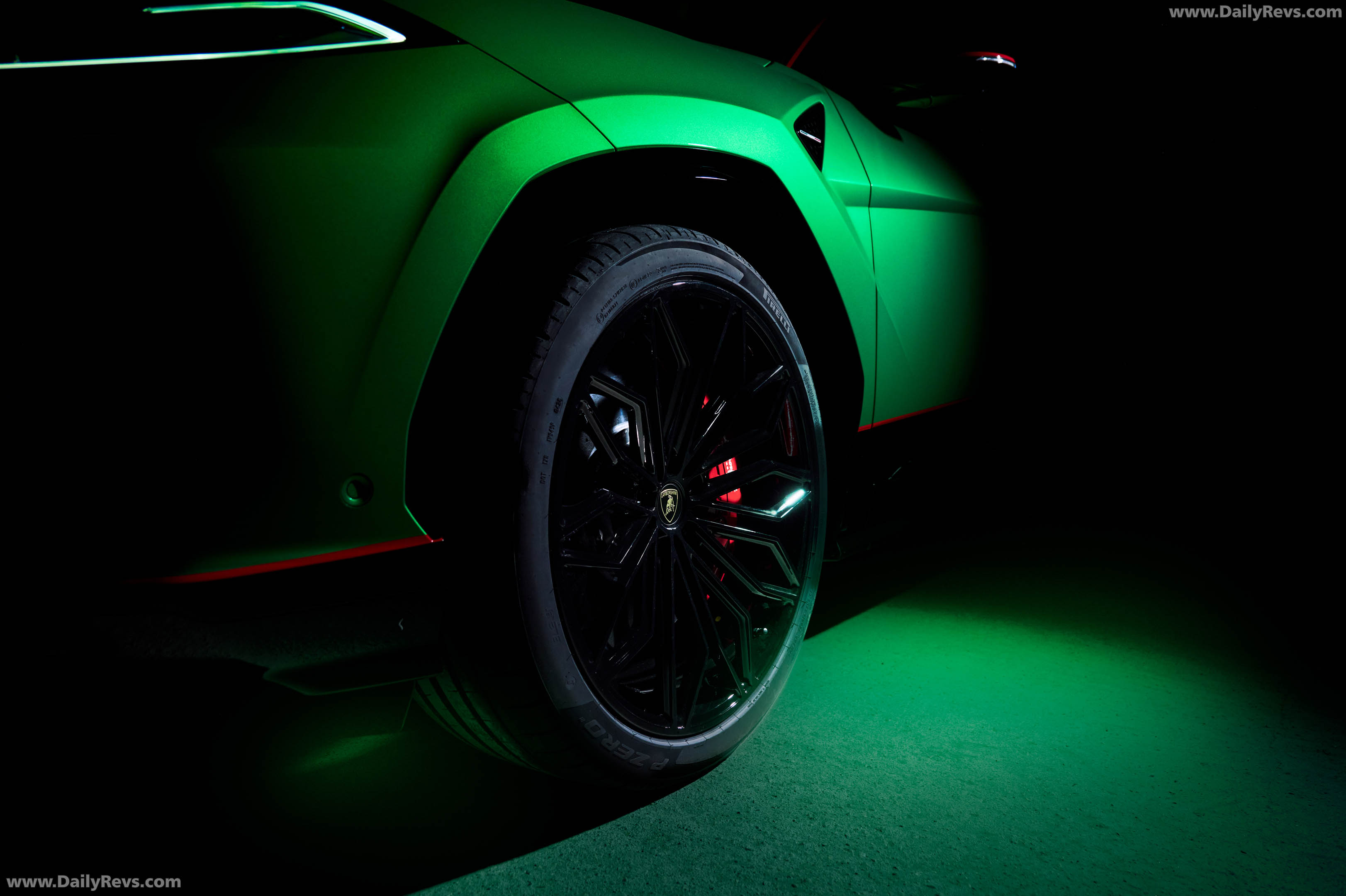 2027 Lamborghini Urus SE Tettonero Capsule Exterior
