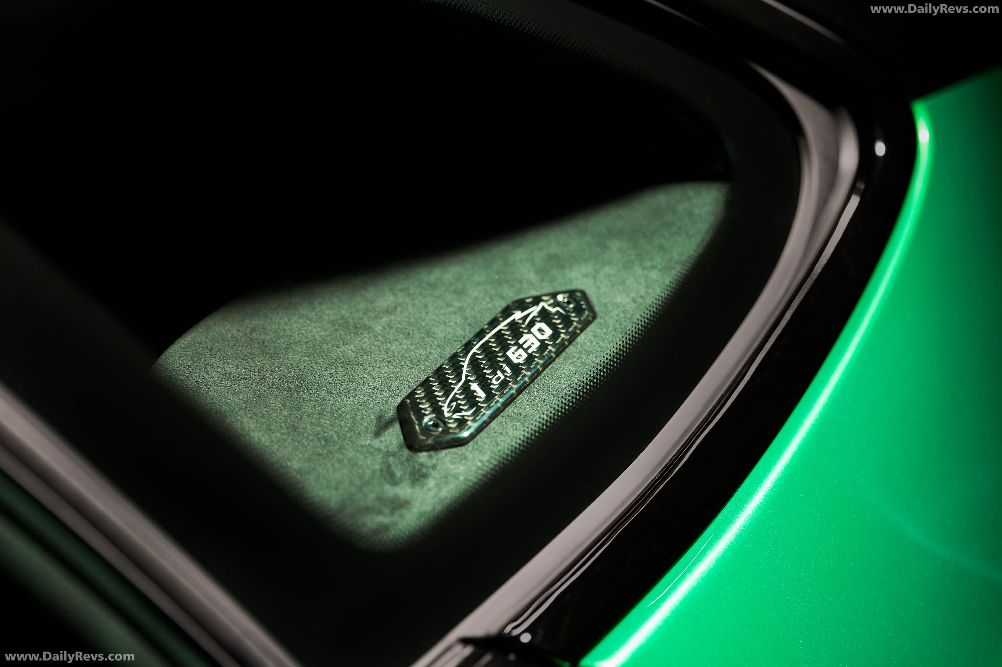 2027 Lamborghini Urus SE Tettonero Capsule Interior