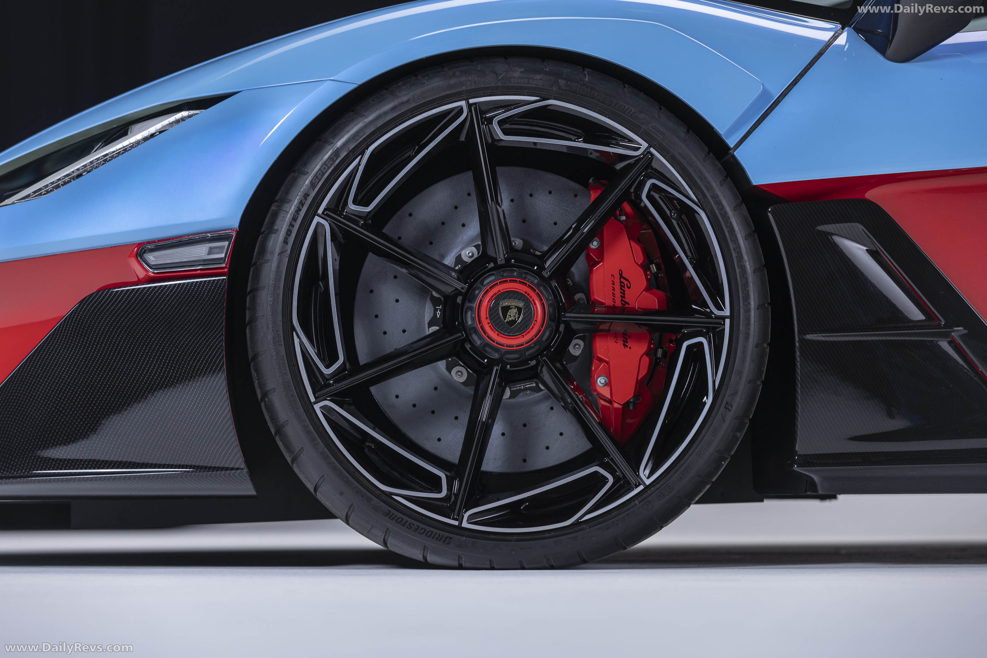 2027 Lamborghini Fenomeno Roadster Exterior