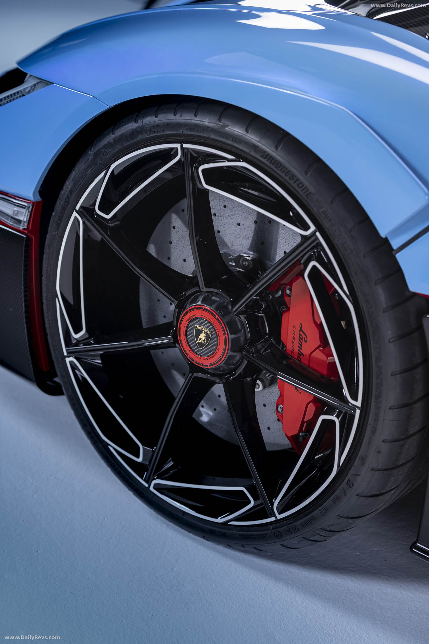 2027 Lamborghini Fenomeno Roadster Exterior