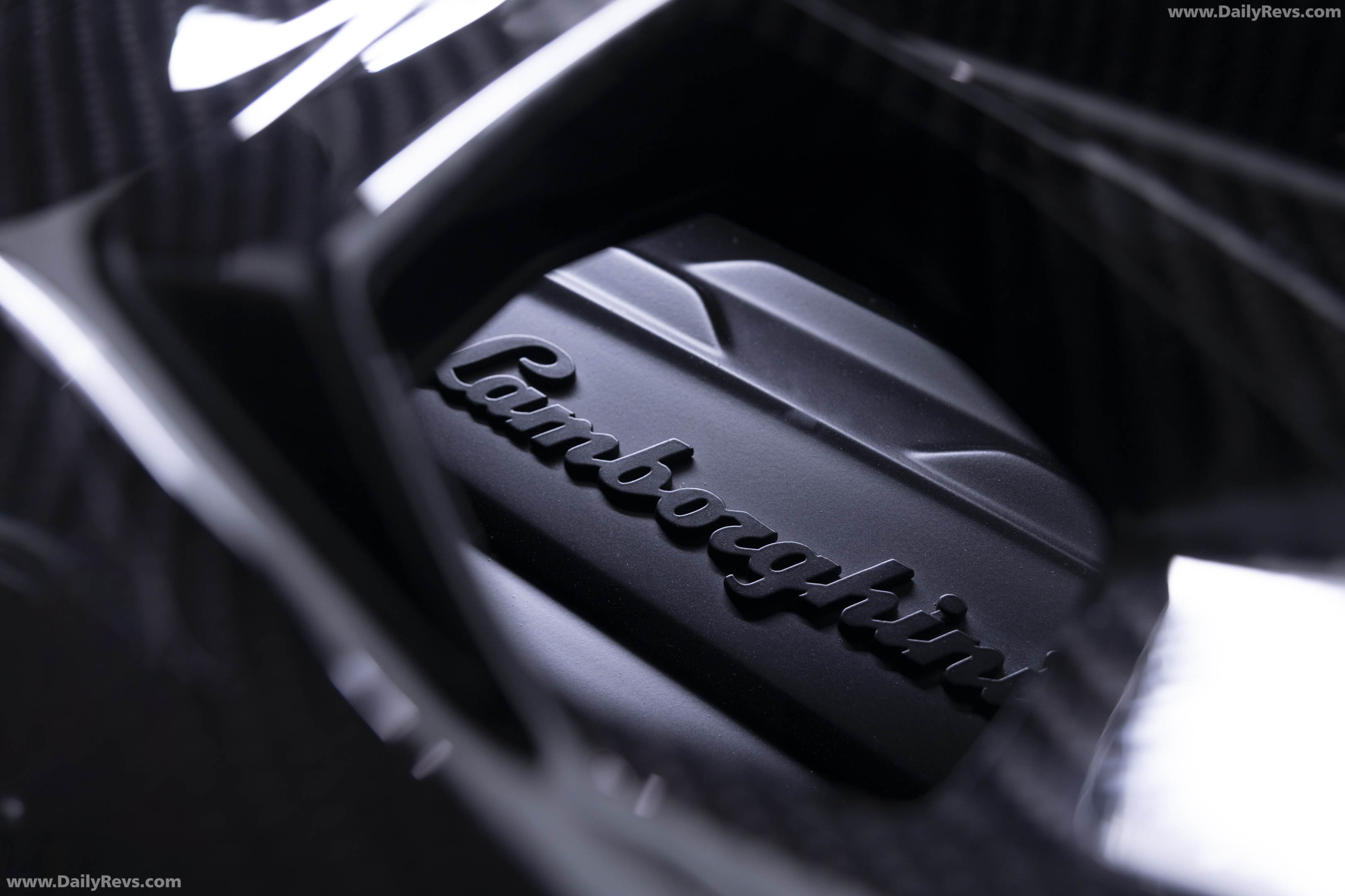 2027 Lamborghini Fenomeno Roadster Engine