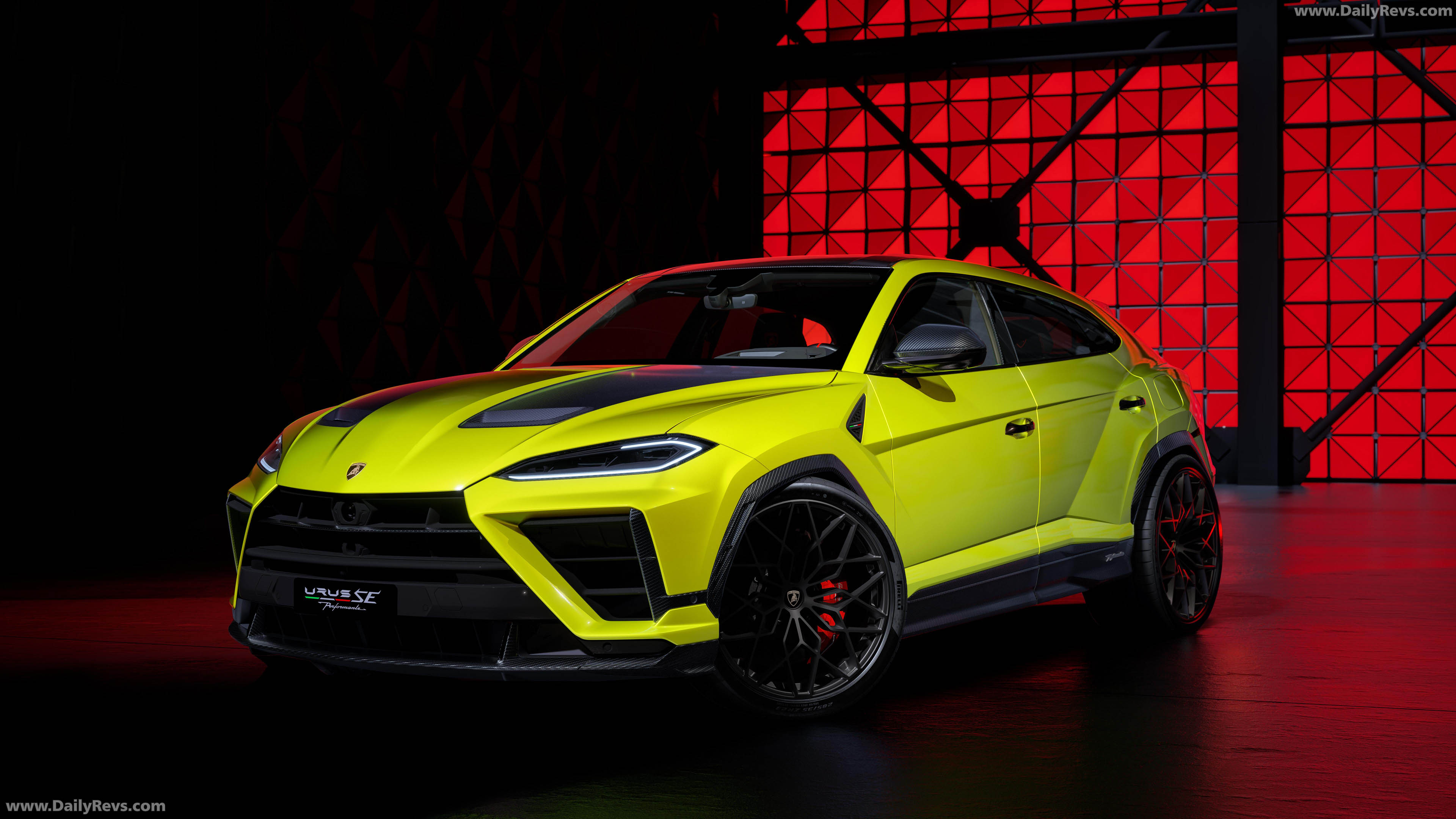 2027 Lamborghini Urus SE Performante Front View