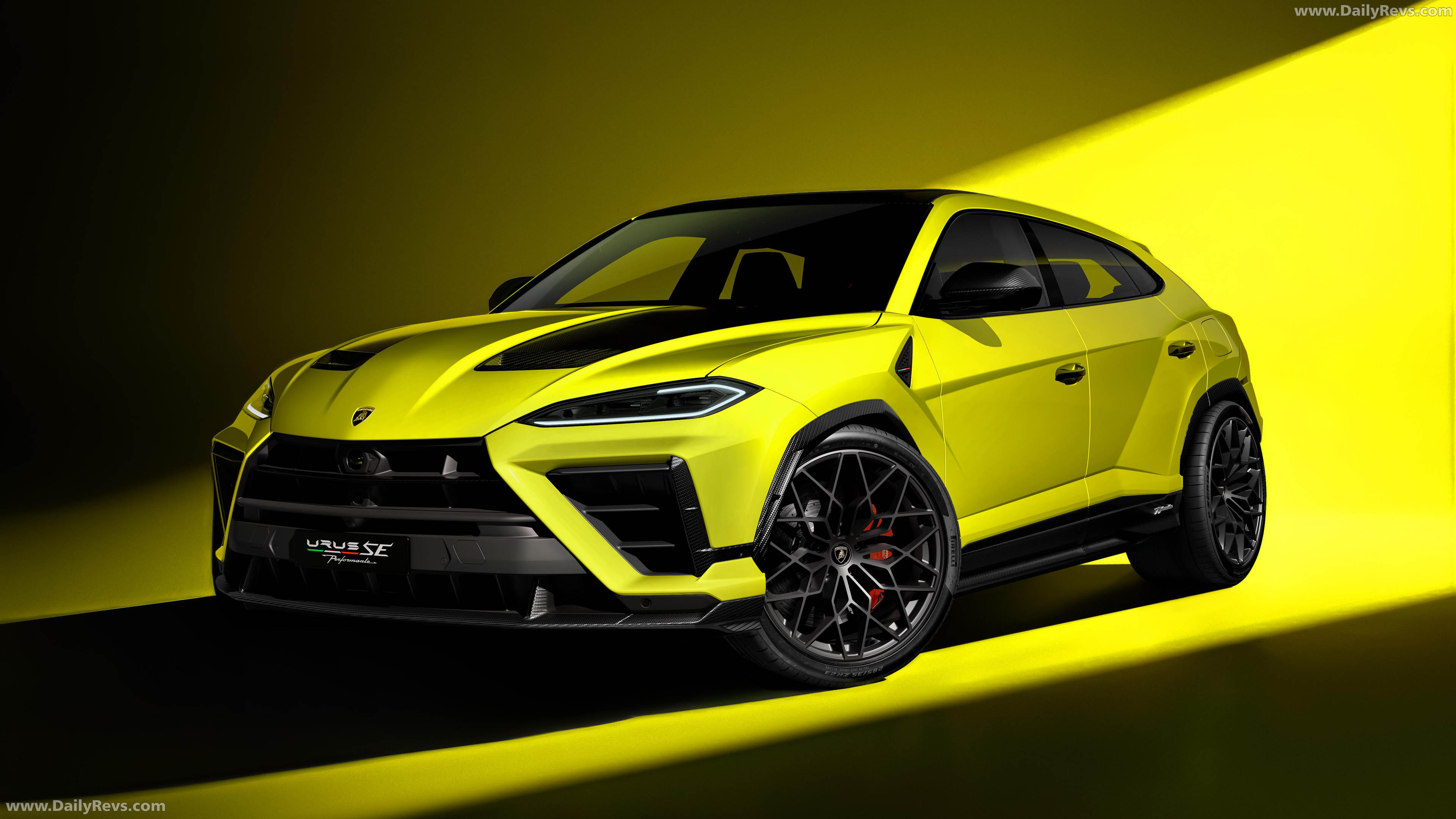 2027 Lamborghini Urus SE Performante Front View