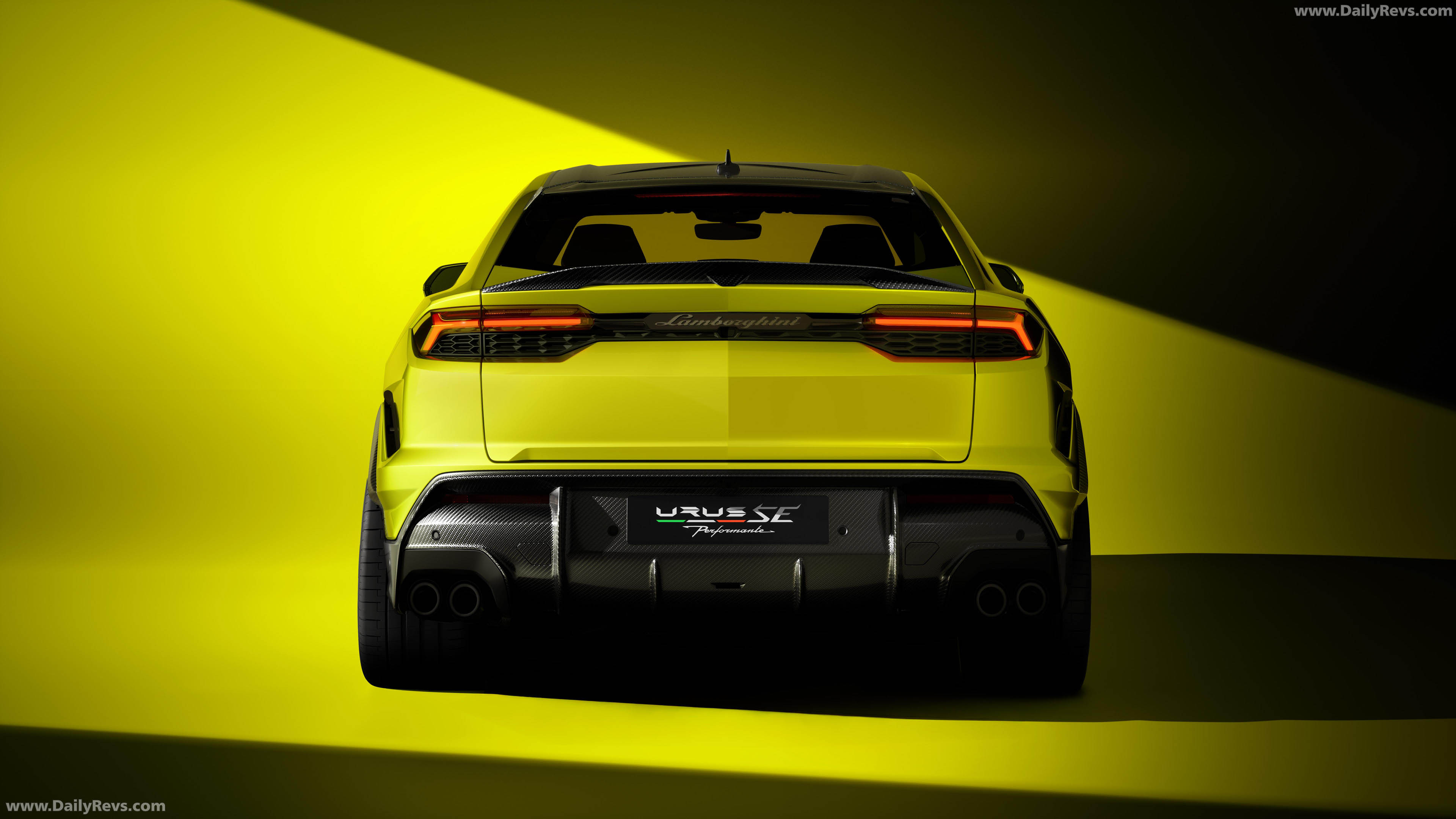 2027 Lamborghini Urus SE Performante Rear View