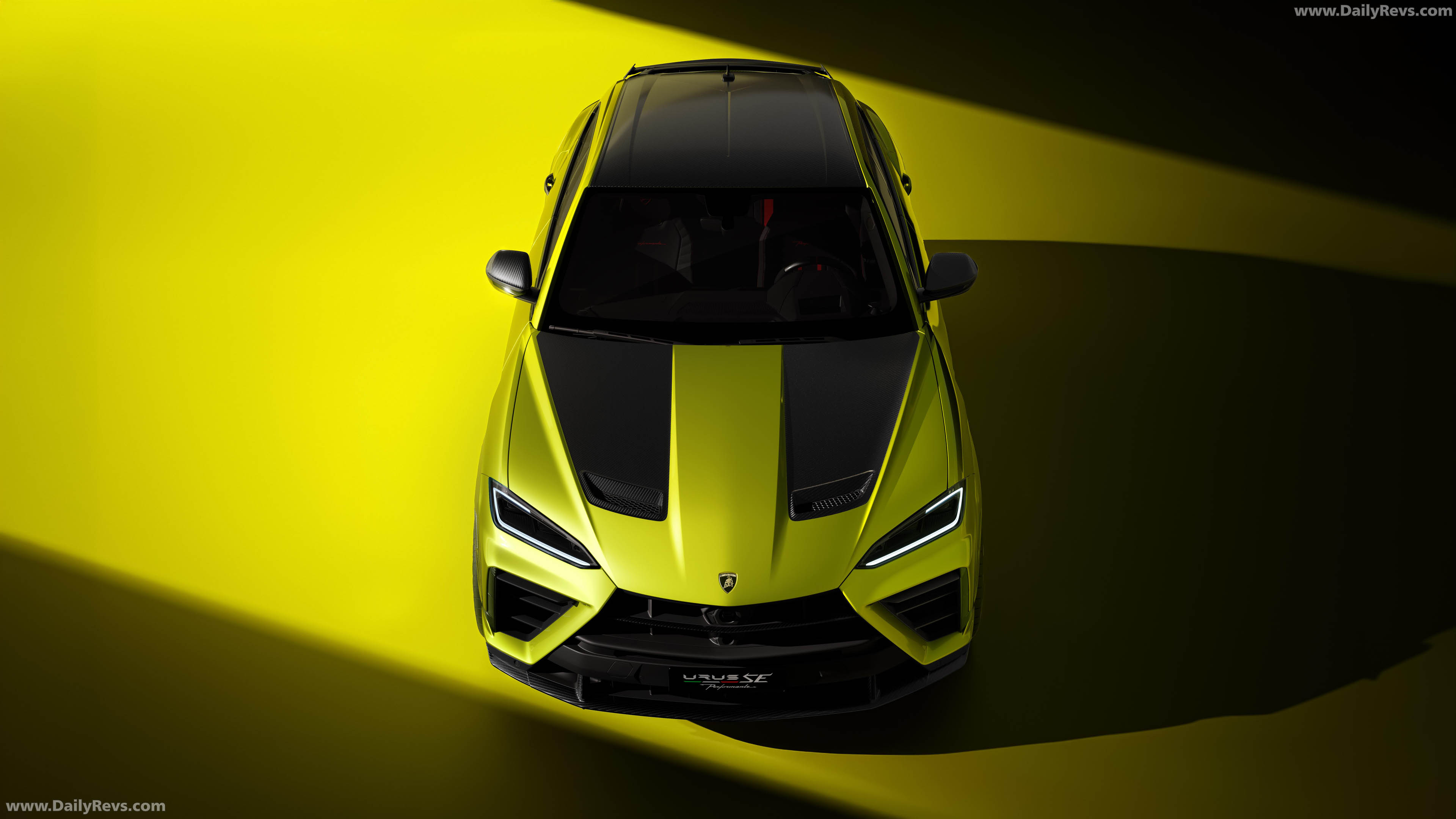 2027 Lamborghini Urus SE Performante Top View
