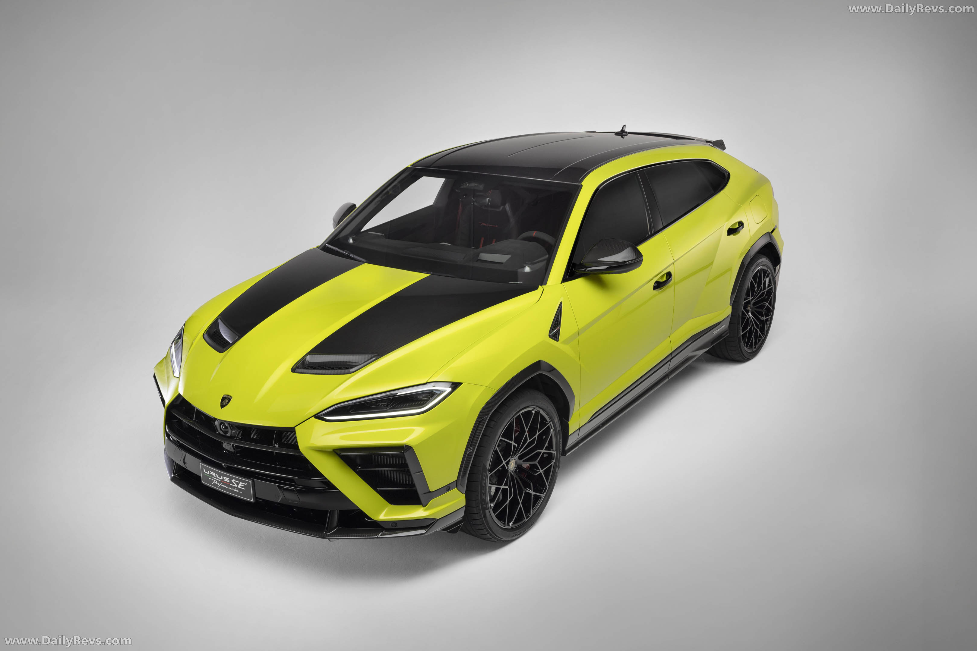 2027 Lamborghini Urus SE Performante Top View