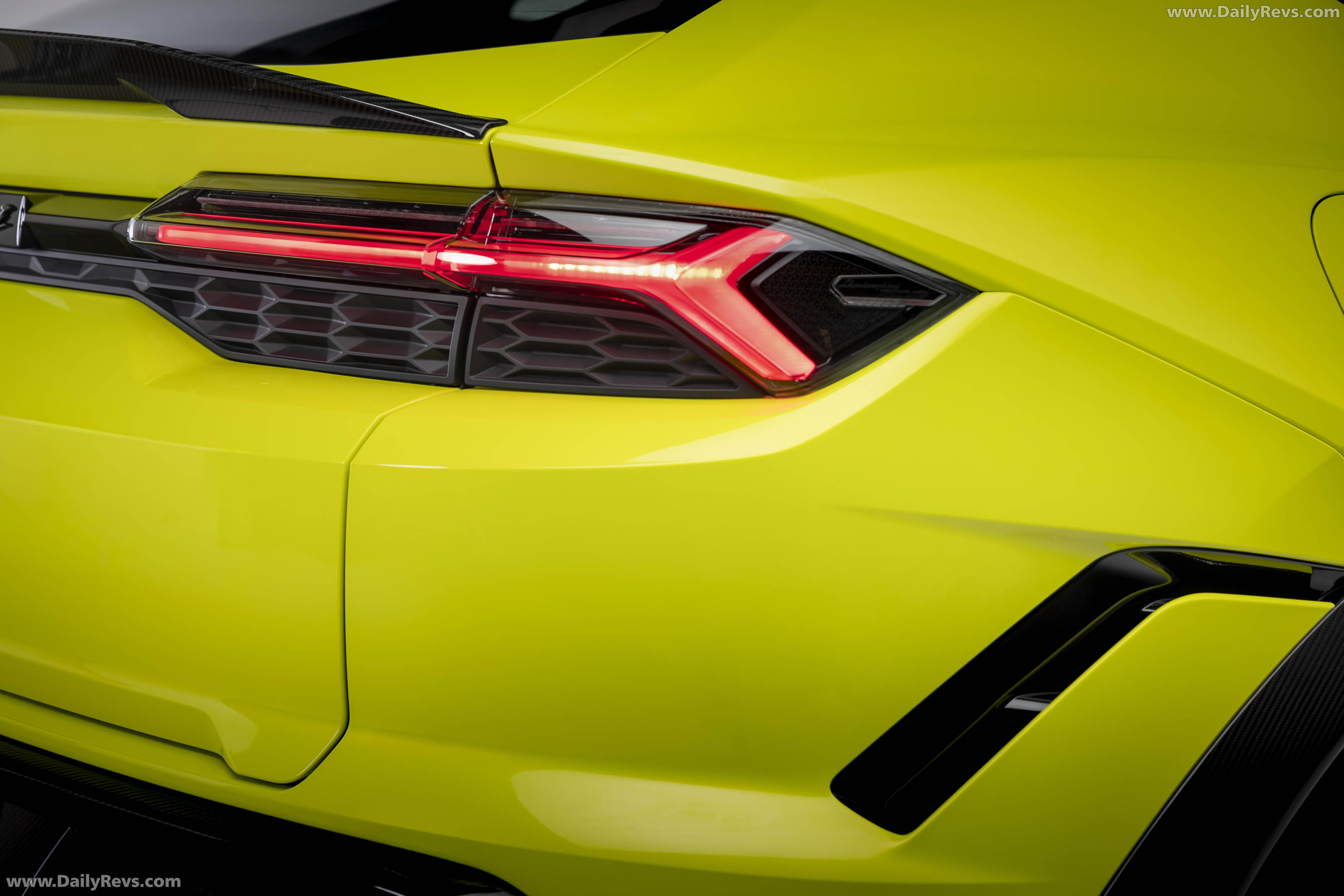 2027 Lamborghini Urus SE Performante Exterior