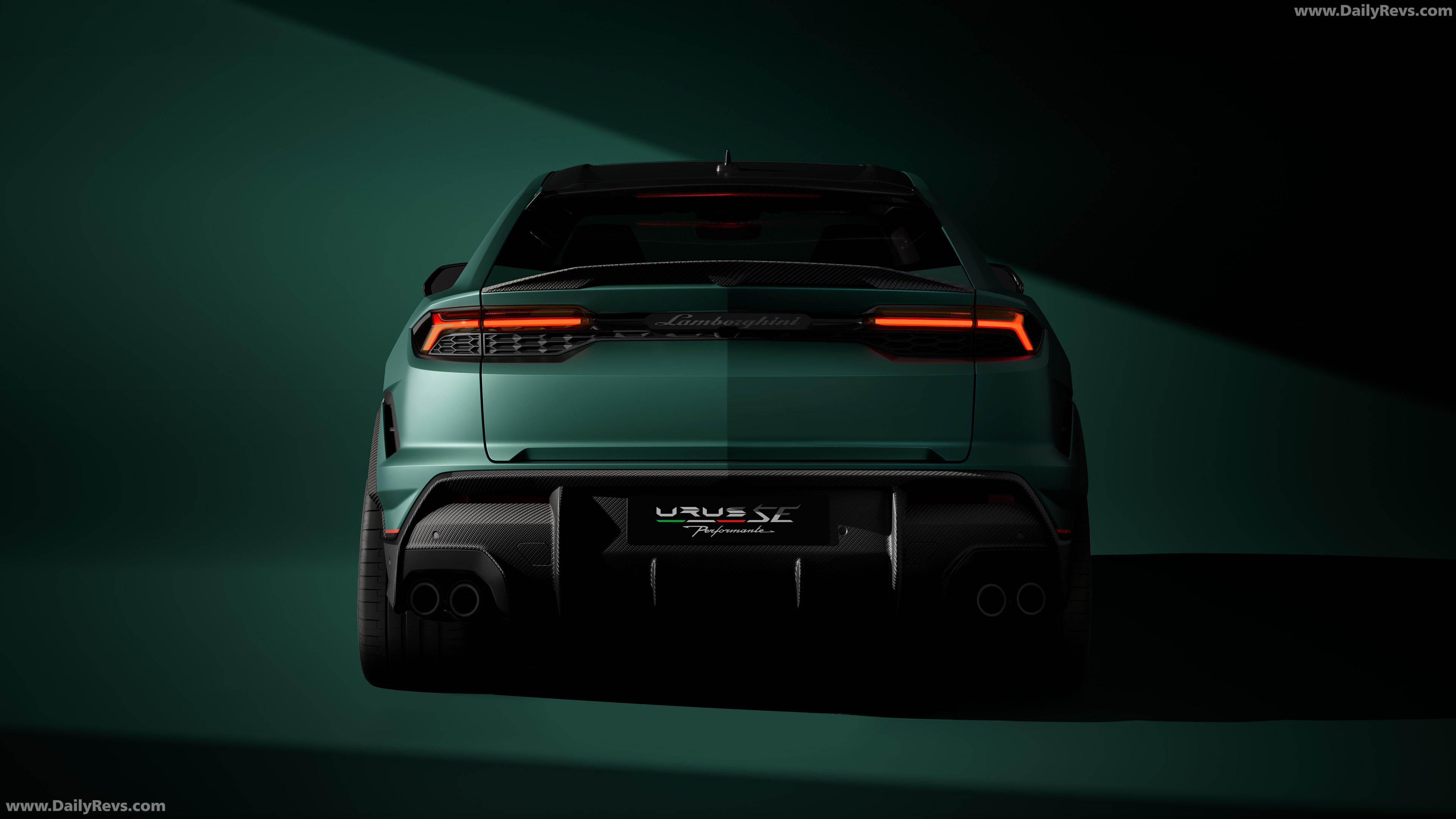 2027 Lamborghini Urus SE Performante Verde Hydra Rear View