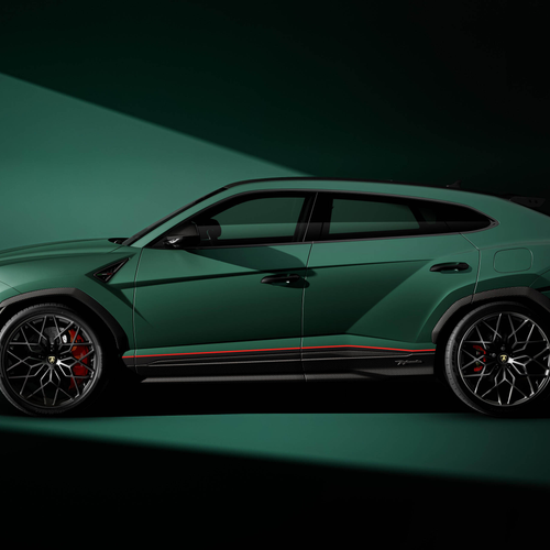 2027 Lamborghini Urus SE Performante Verde Hydra Side View