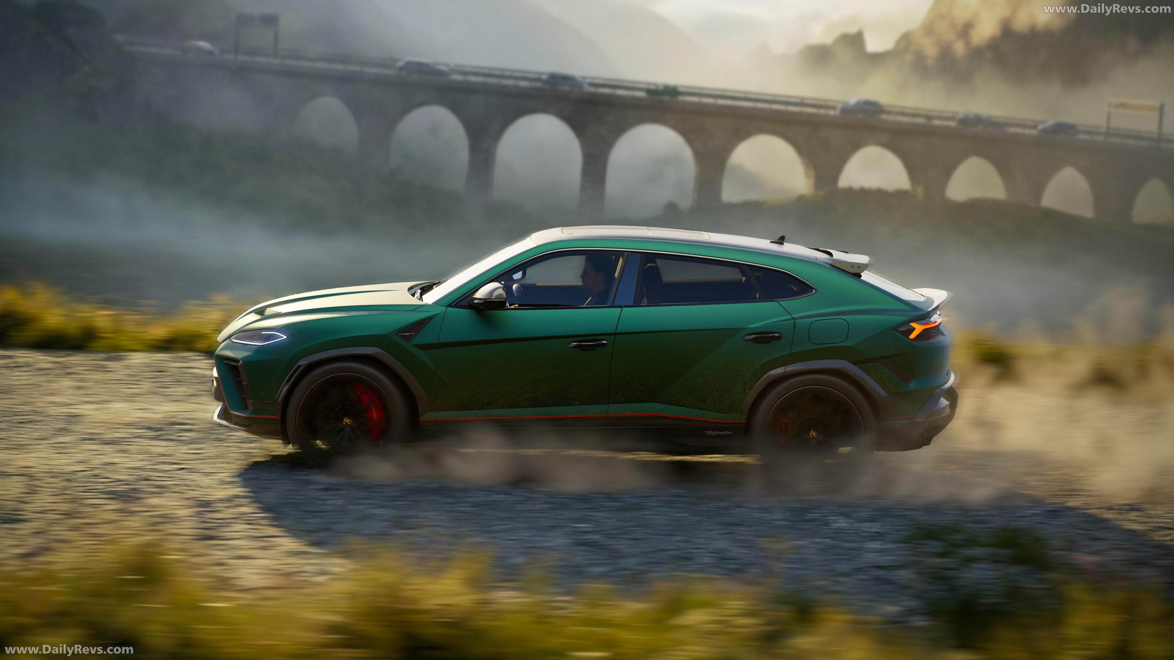 2027 Lamborghini Urus SE Performante Verde Hydra Side View