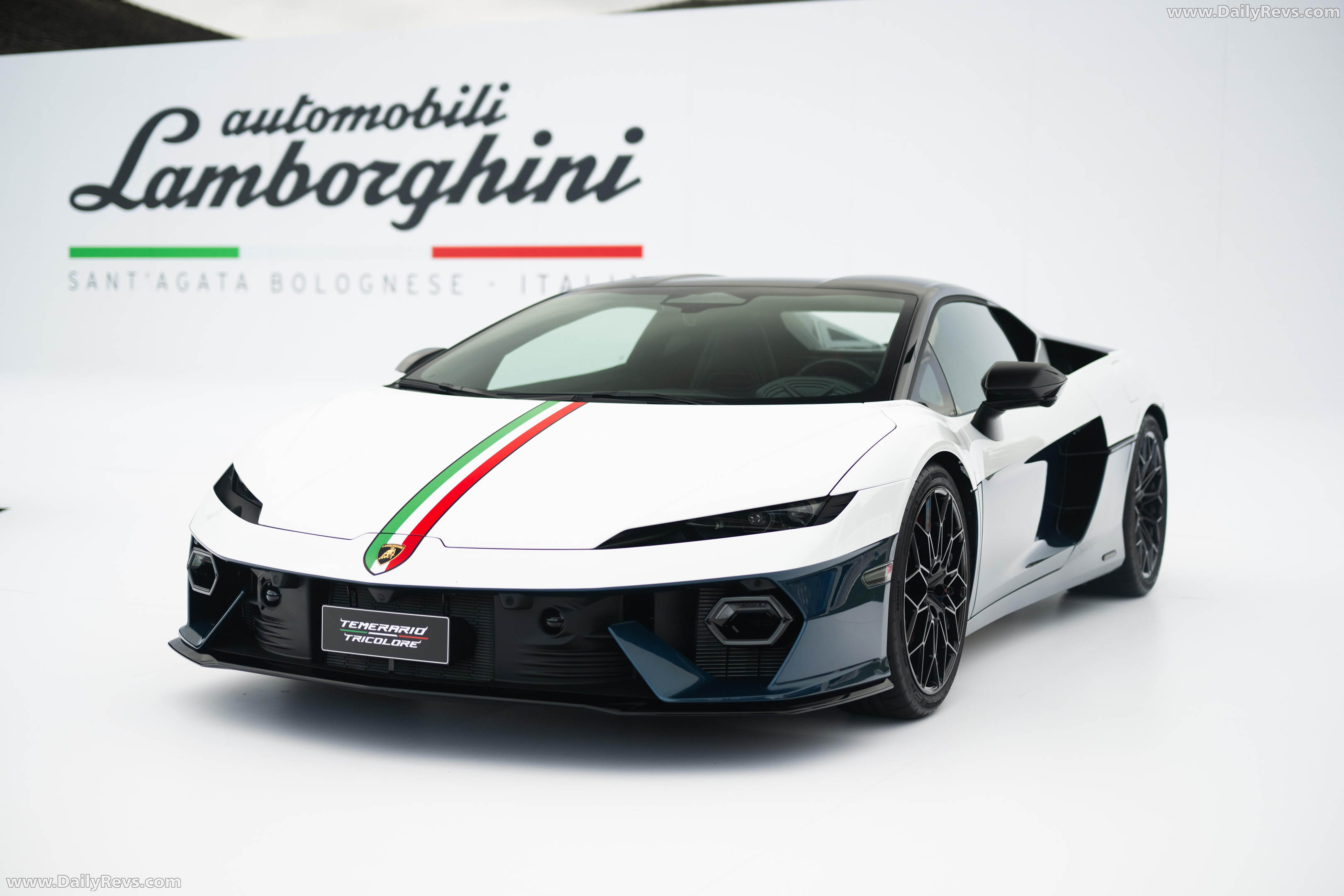 2026 Lamborghini Temerario Tricolore Front View