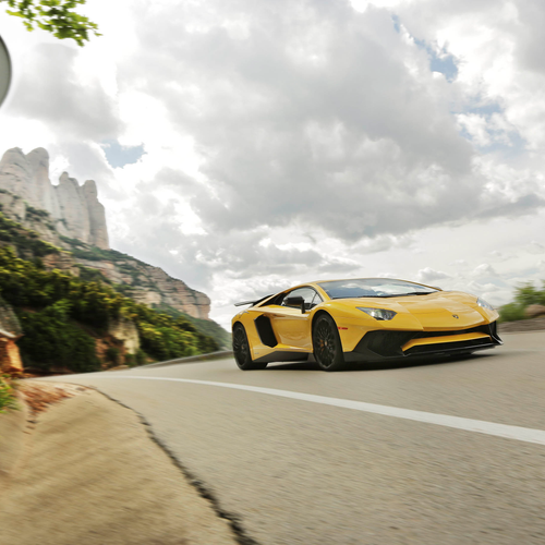 2016 Lamborghini Aventador LP750-4 SV Front View