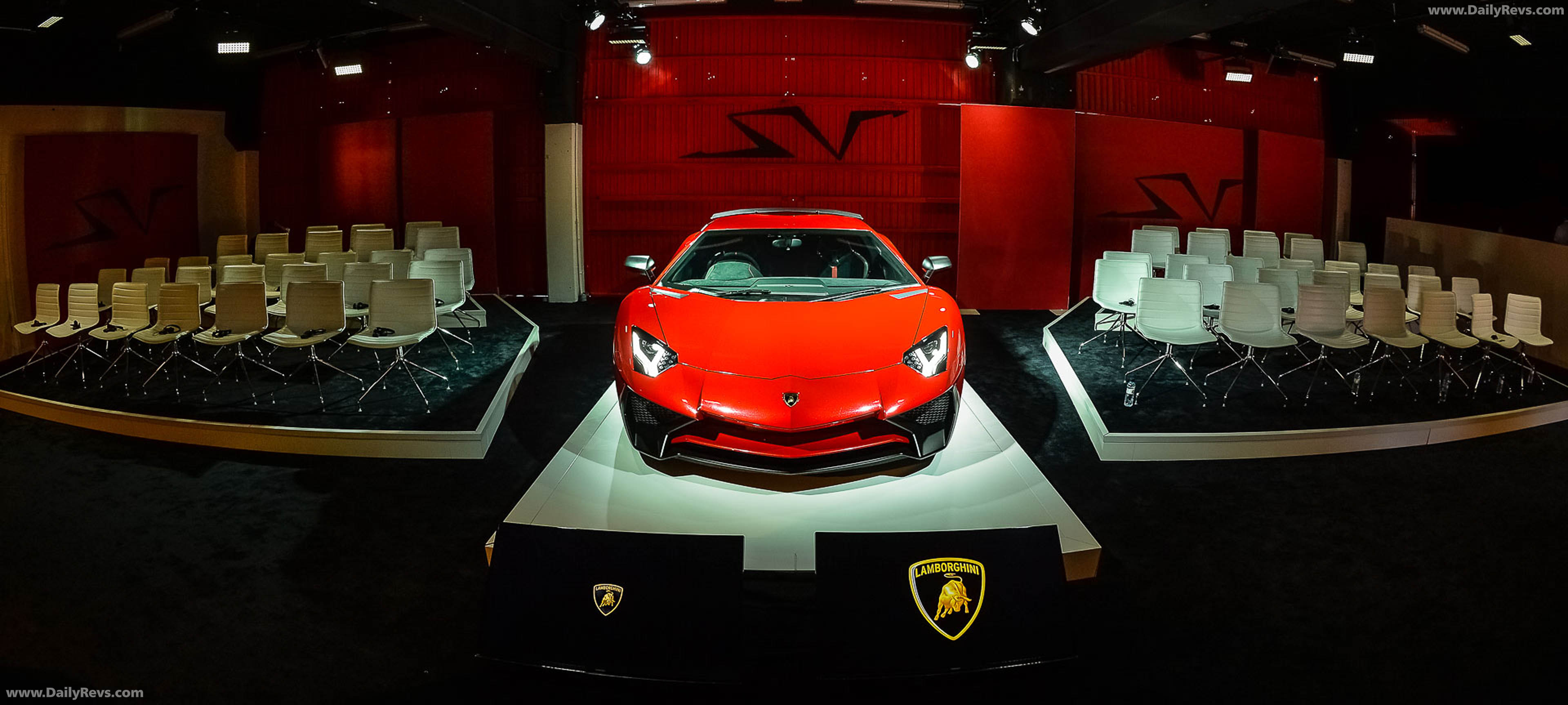 2016 Lamborghini Aventador LP750-4 SV Front View