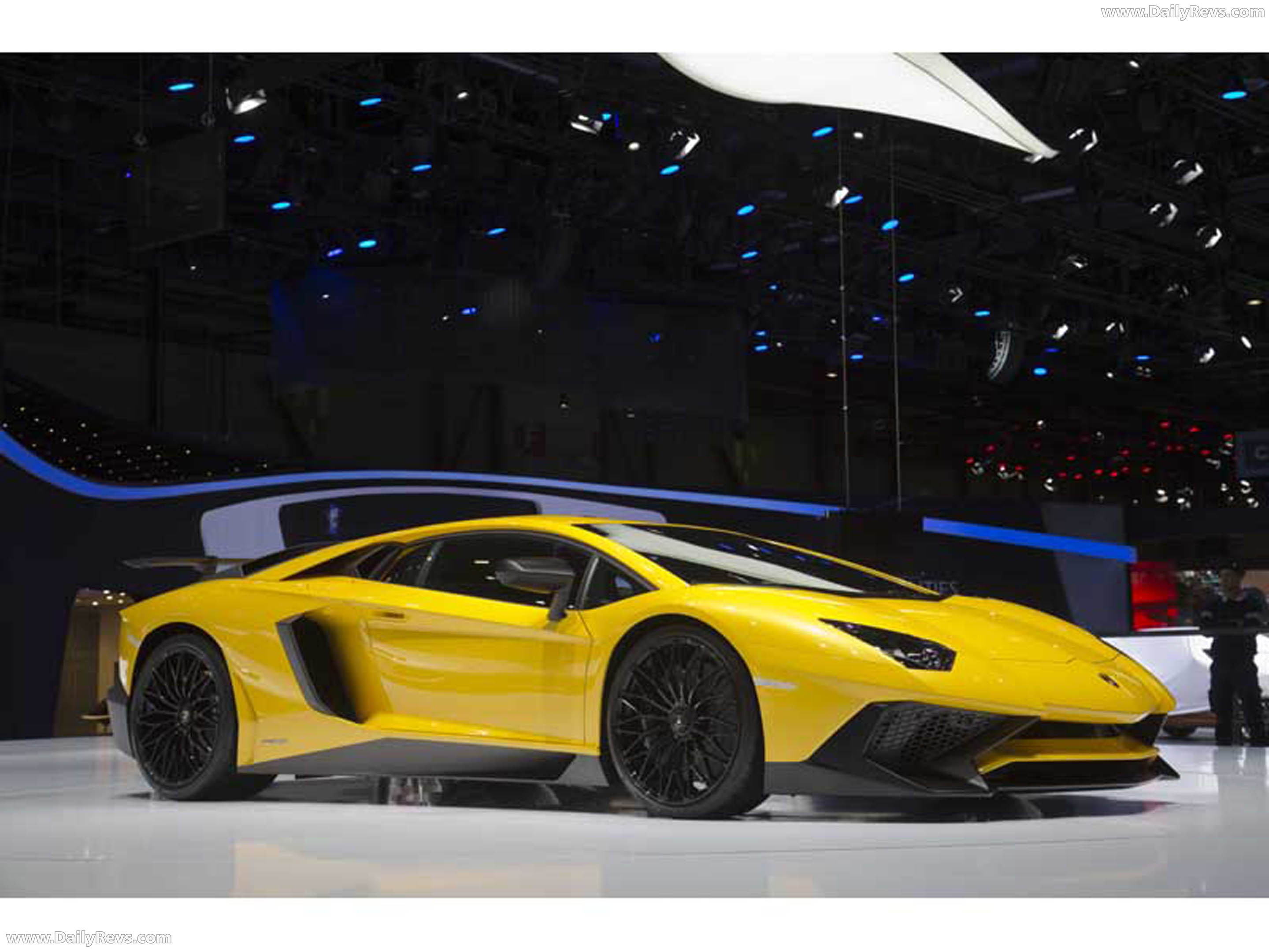 2016 Lamborghini Aventador LP750-4 SV Front View