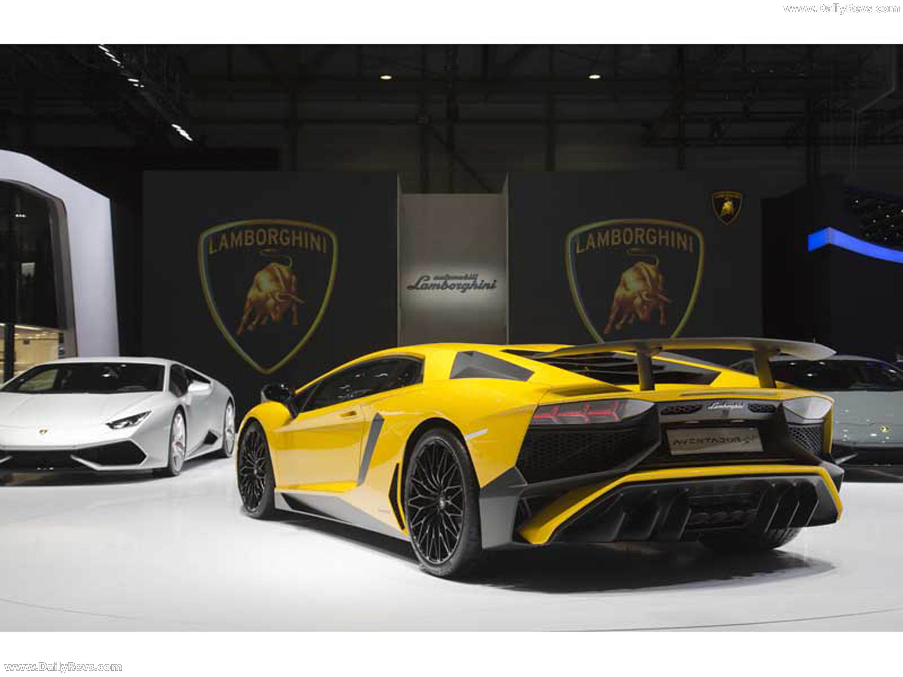 2016 Lamborghini Aventador LP750-4 SV Rear View