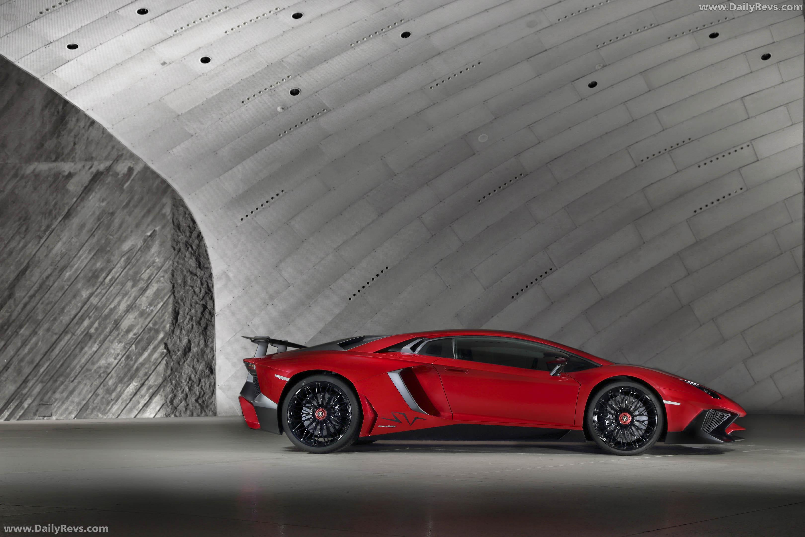 2016 Lamborghini Aventador LP750-4 SV Side View