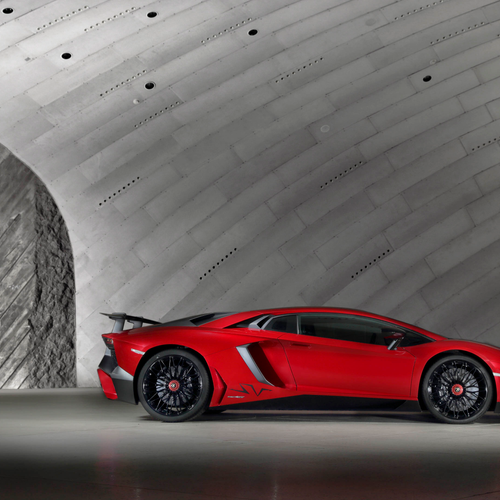 2016 Lamborghini Aventador LP750-4 SV Side View