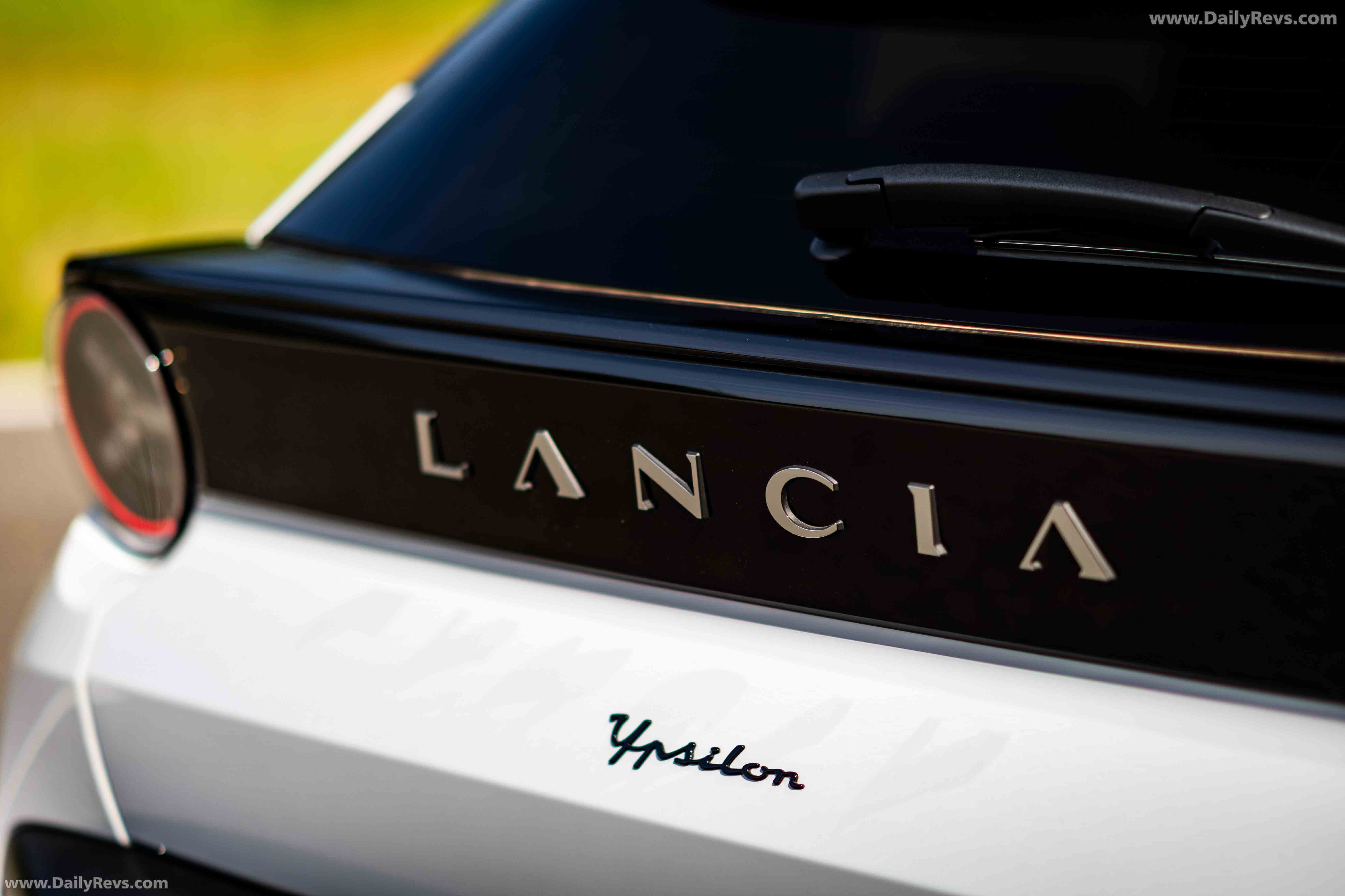 2025 Lancia Ypsilon HF Line Exterior
