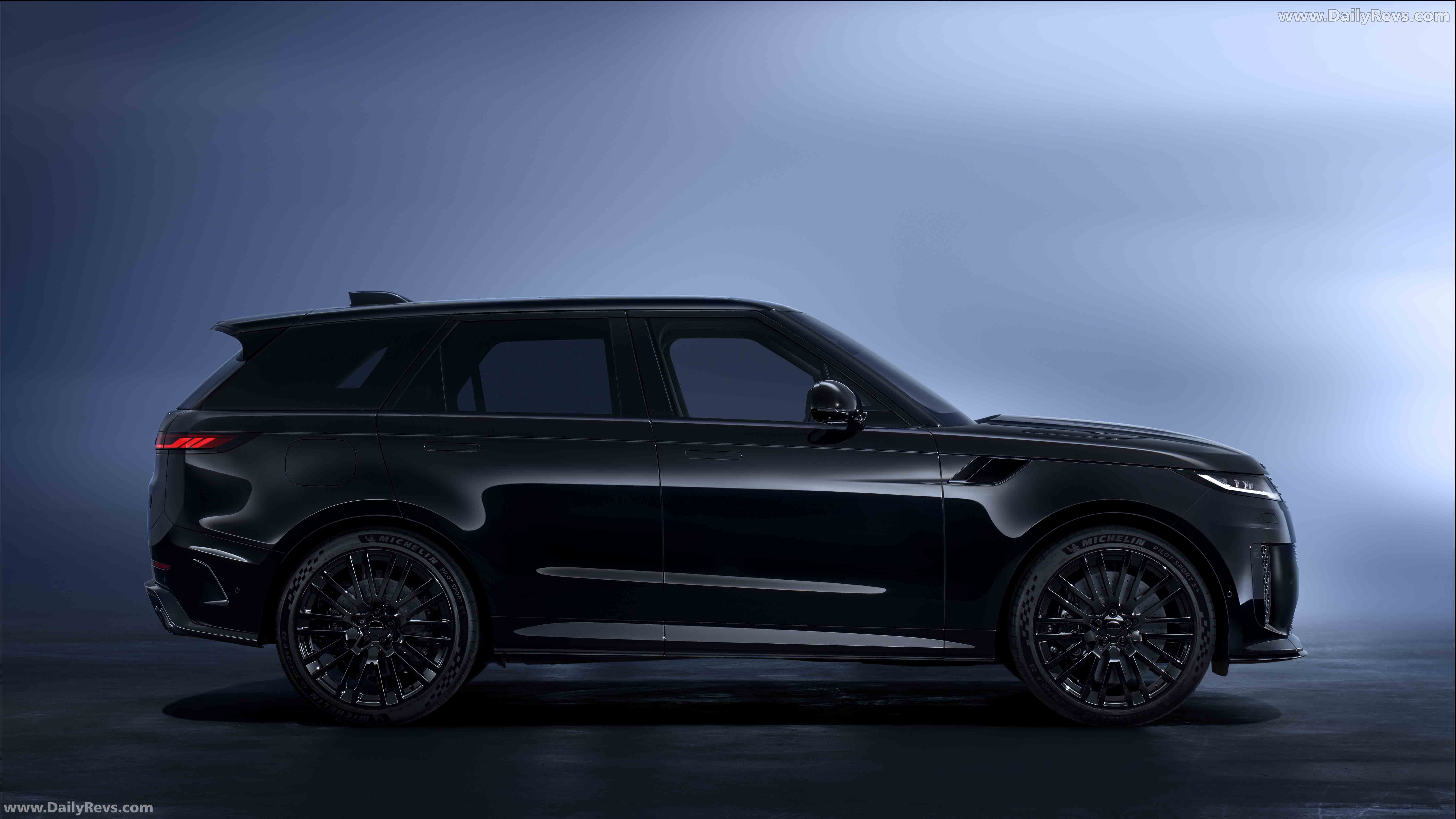 2025 Land Rover Range Rover Sport SV Black Edition Side View