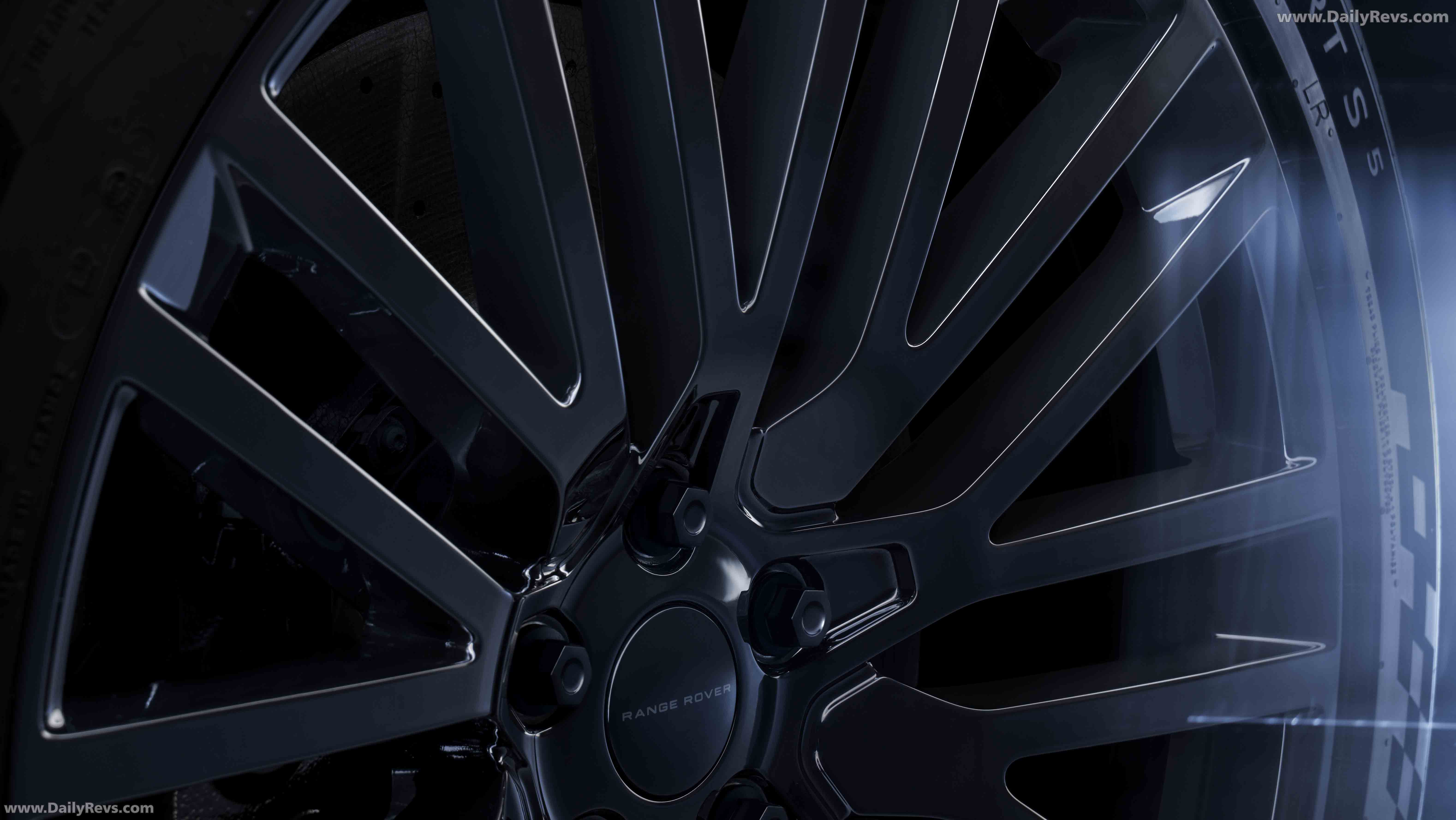 2025 Land Rover Range Rover Sport SV Black Edition Exterior