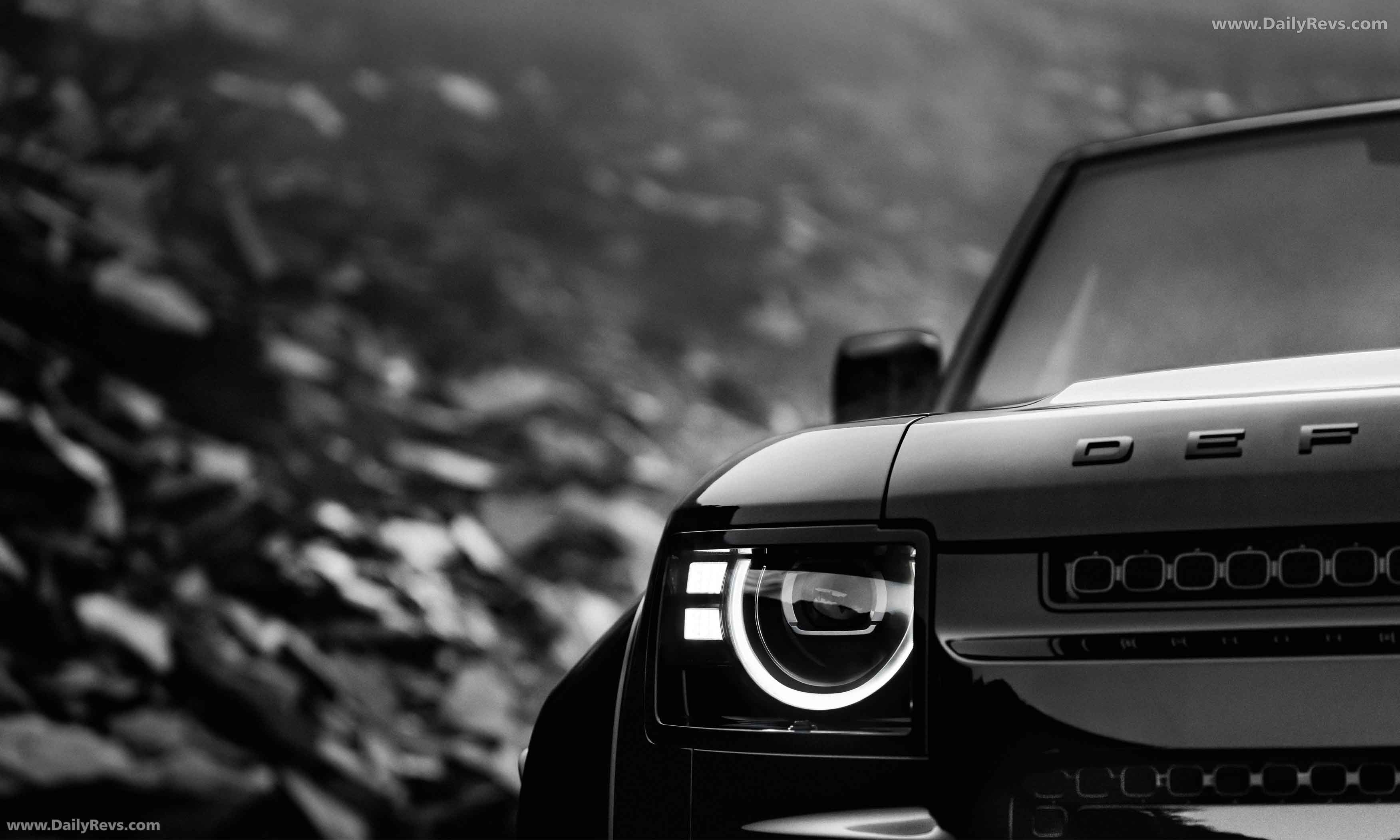 2026 Land Rover Defender OCTA Black Exterior