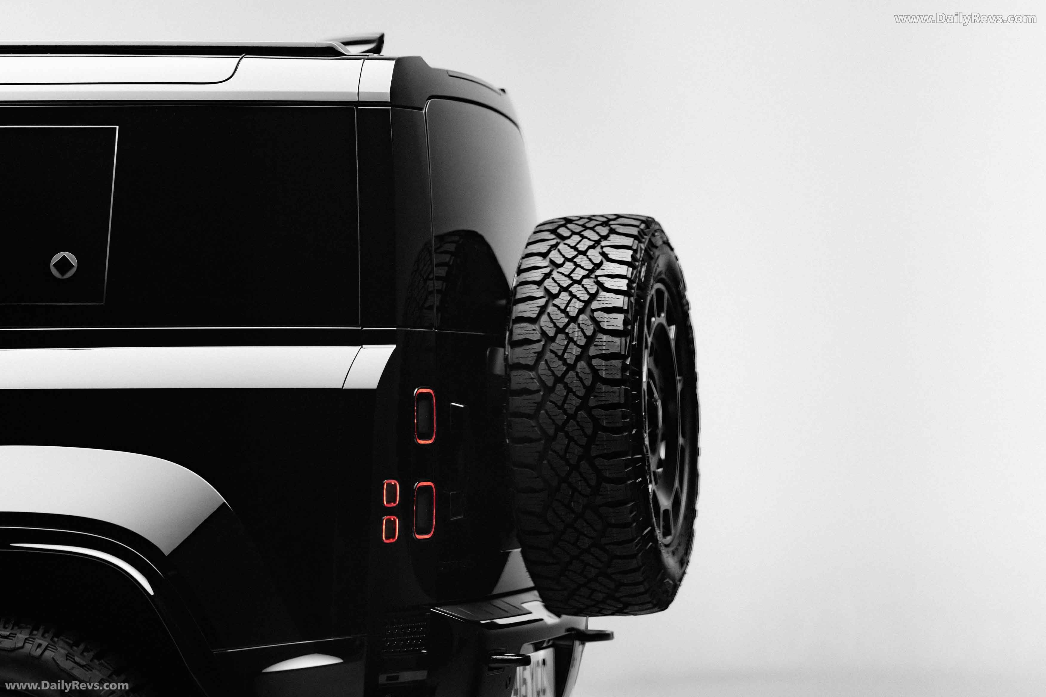 2026 Land Rover Defender OCTA Black Exterior