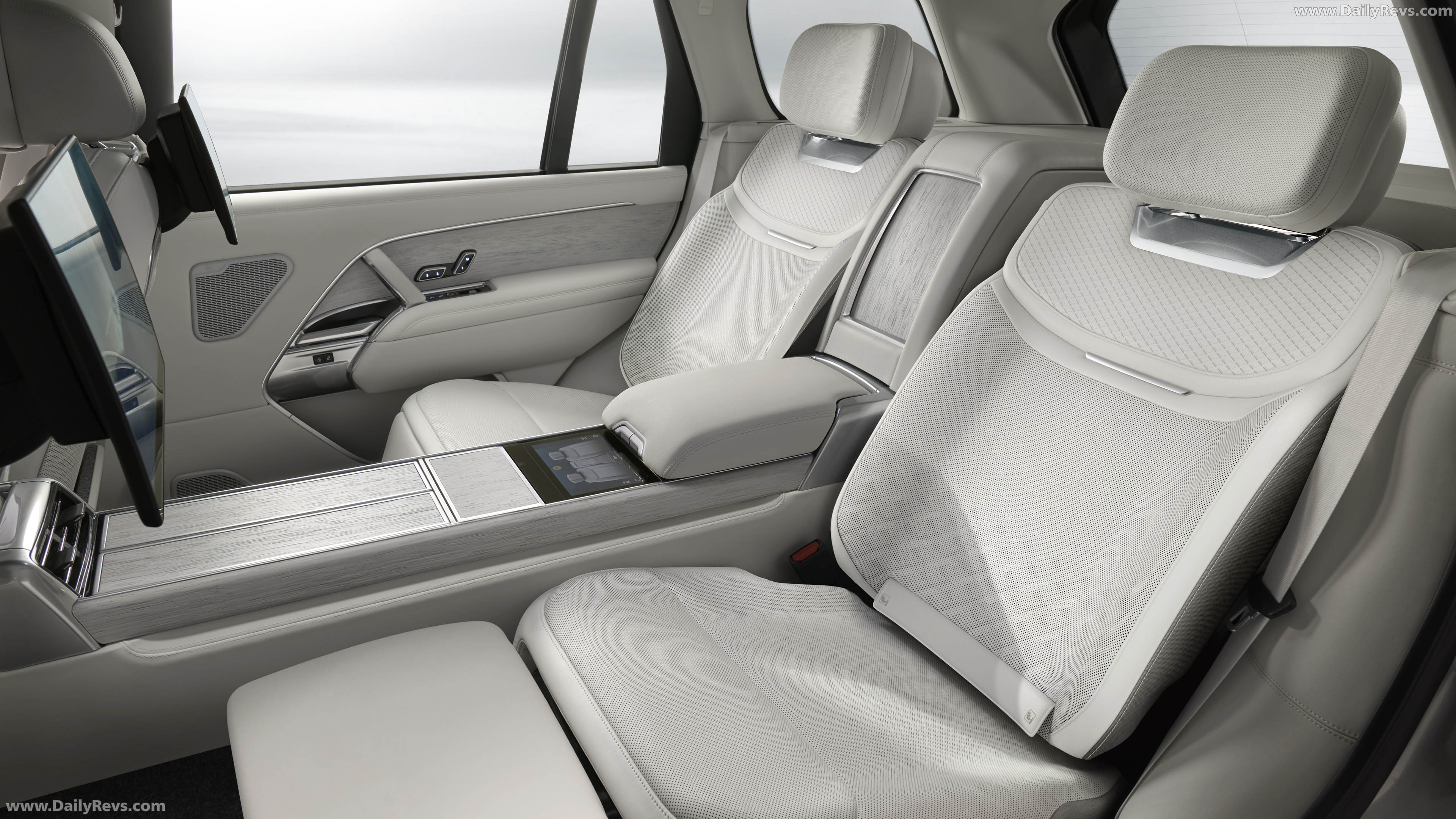 2026 Land Rover Range Rover SV Ultra Interior