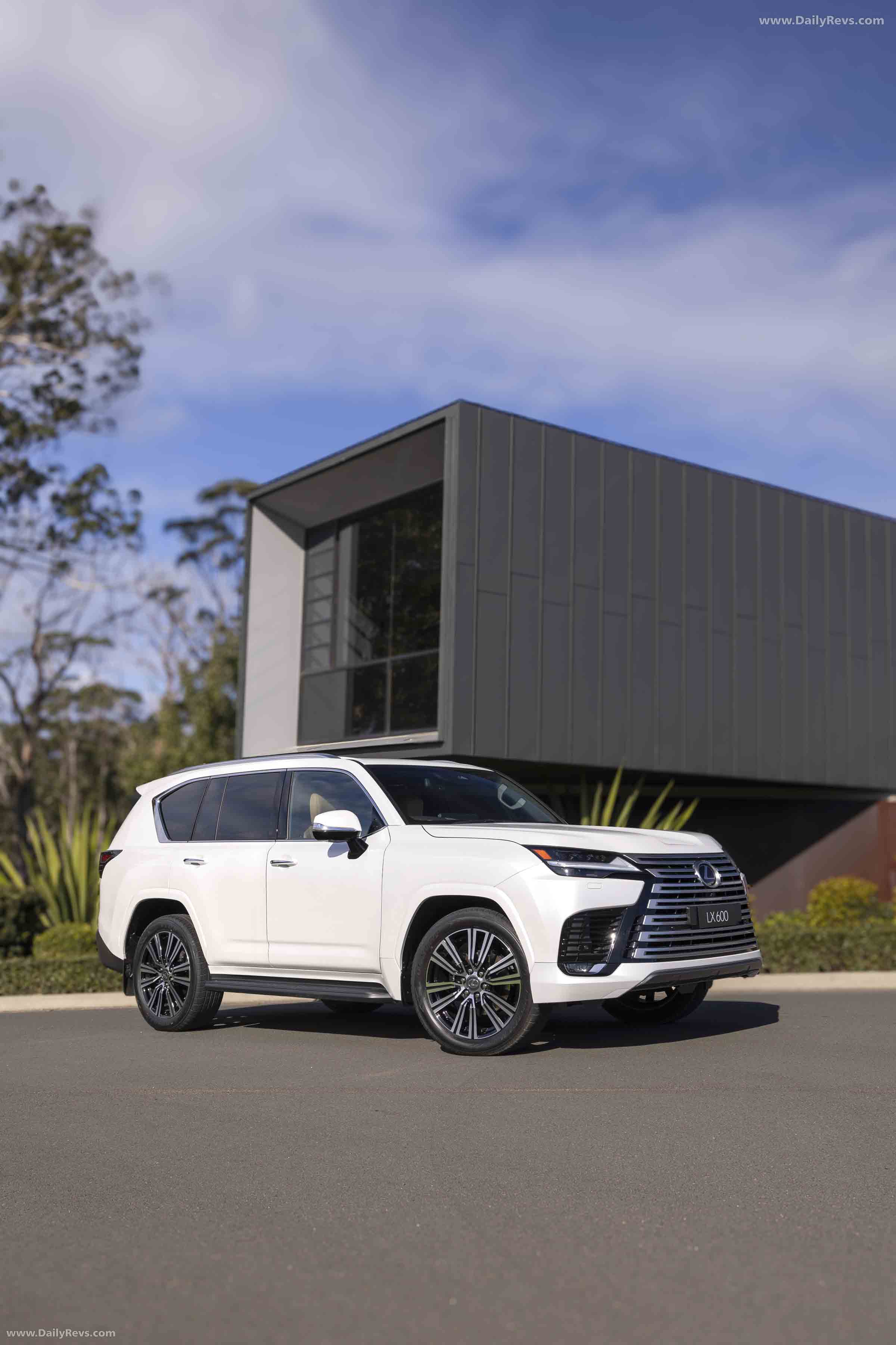2025 Lexus LX Sports Luxury Australian Version Side View