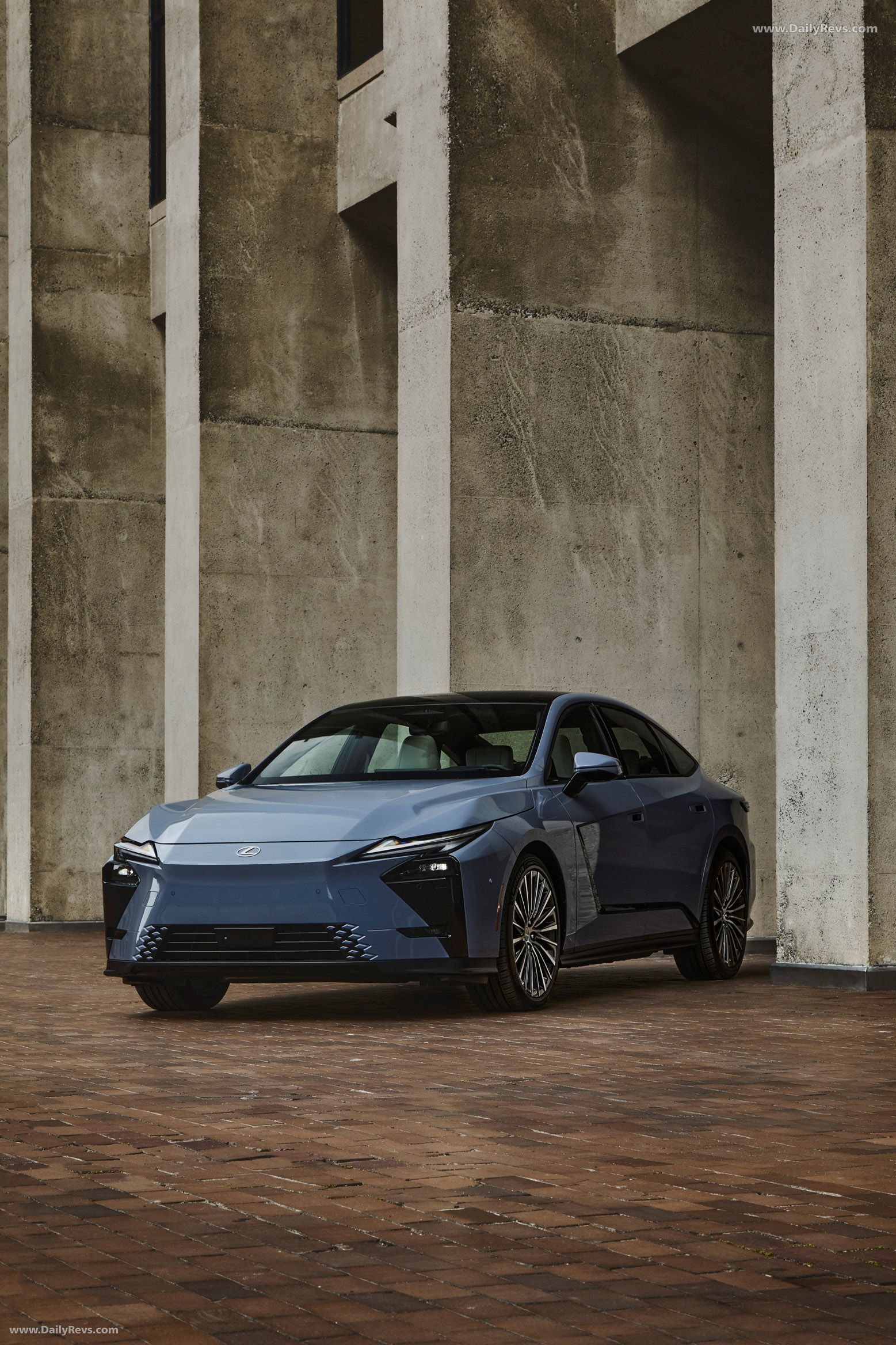 2026 Lexus ES 350e US Version Front View