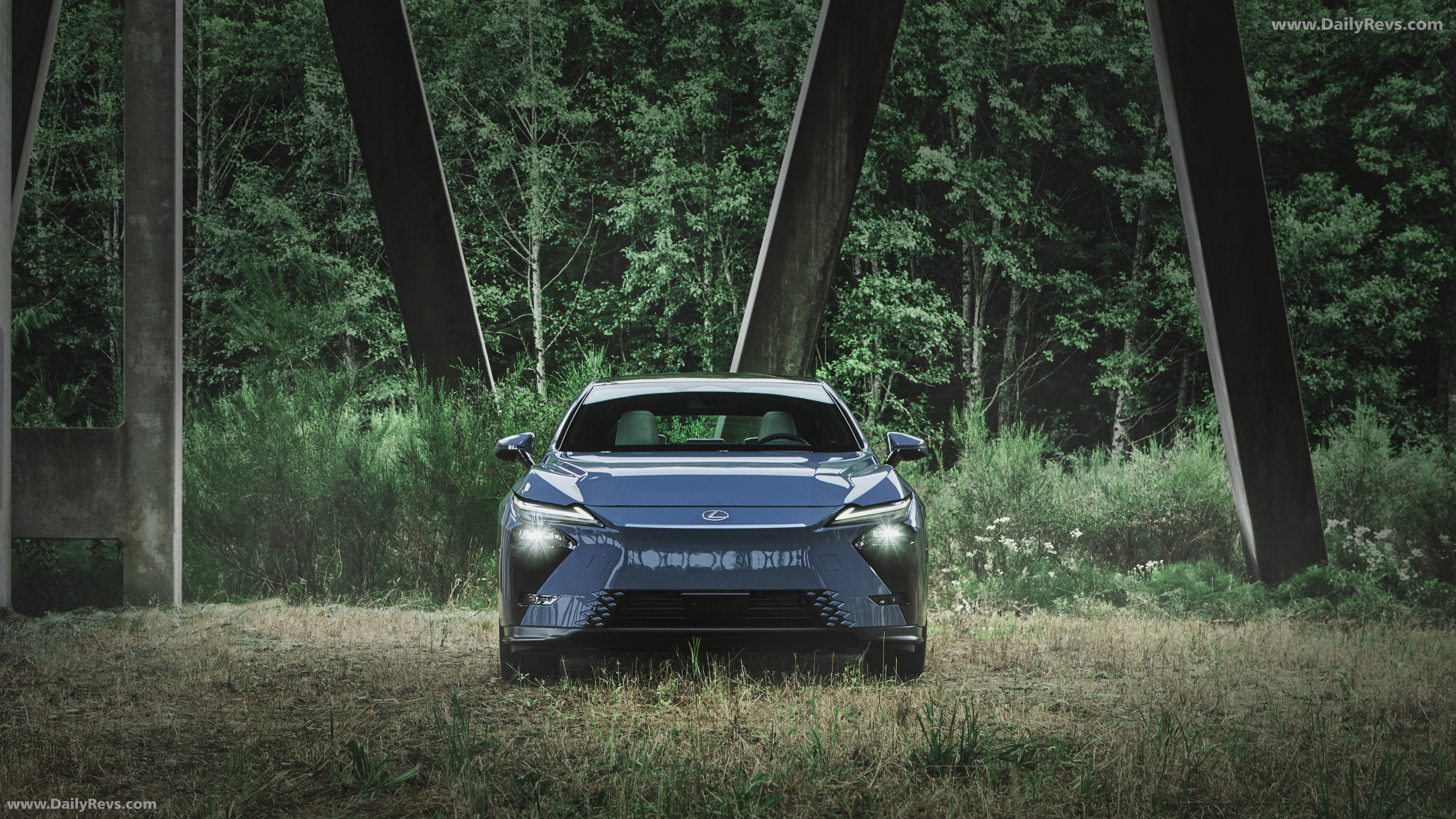 2026 Lexus ES 350e US Version Front View