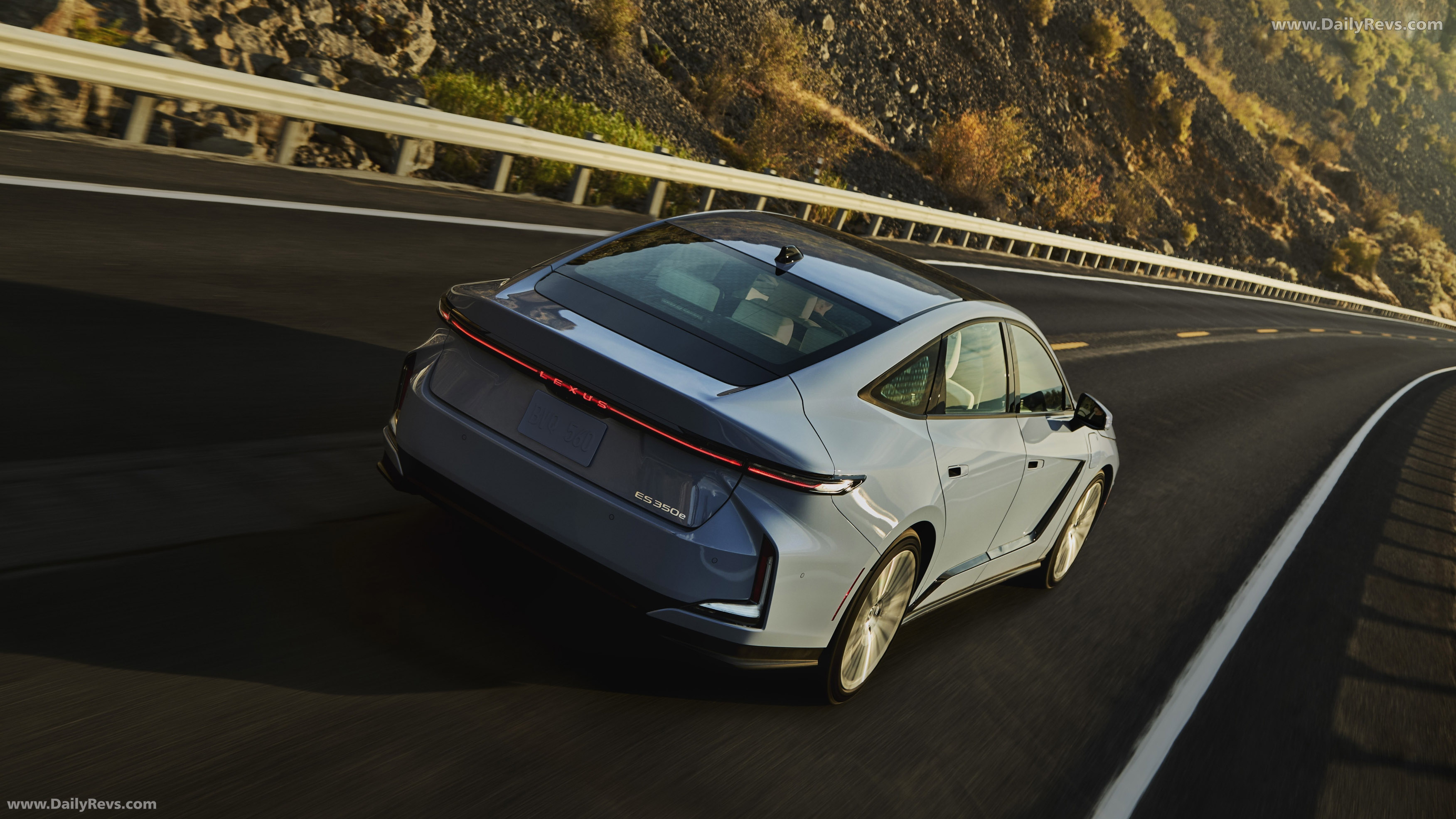 2026 Lexus ES 350e US Version Rear View