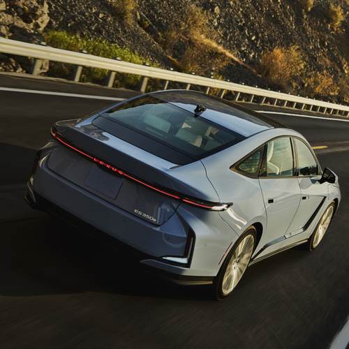 2026 Lexus ES 350e US Version Rear View