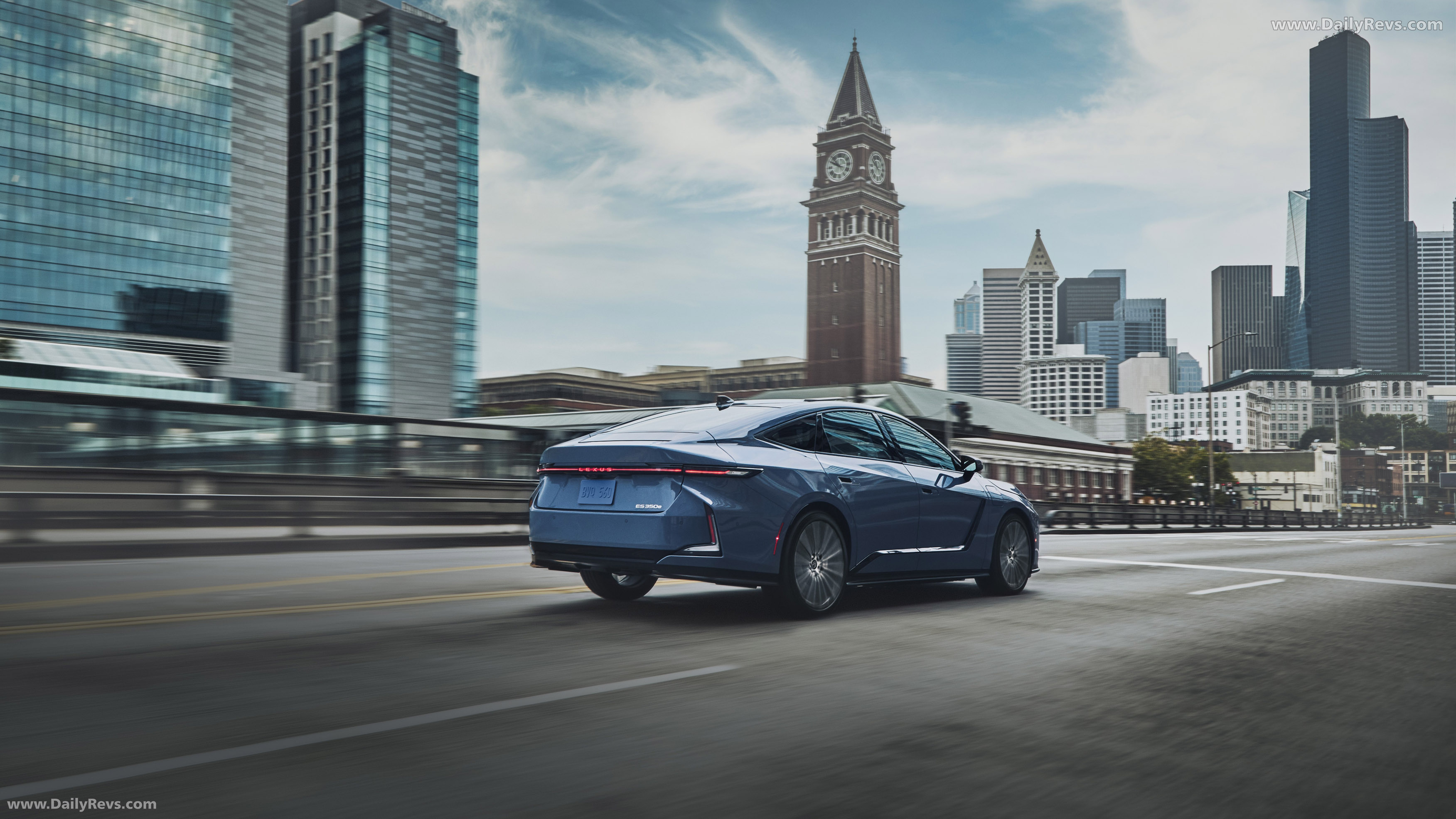 2026 Lexus ES 350e US Version Rear View