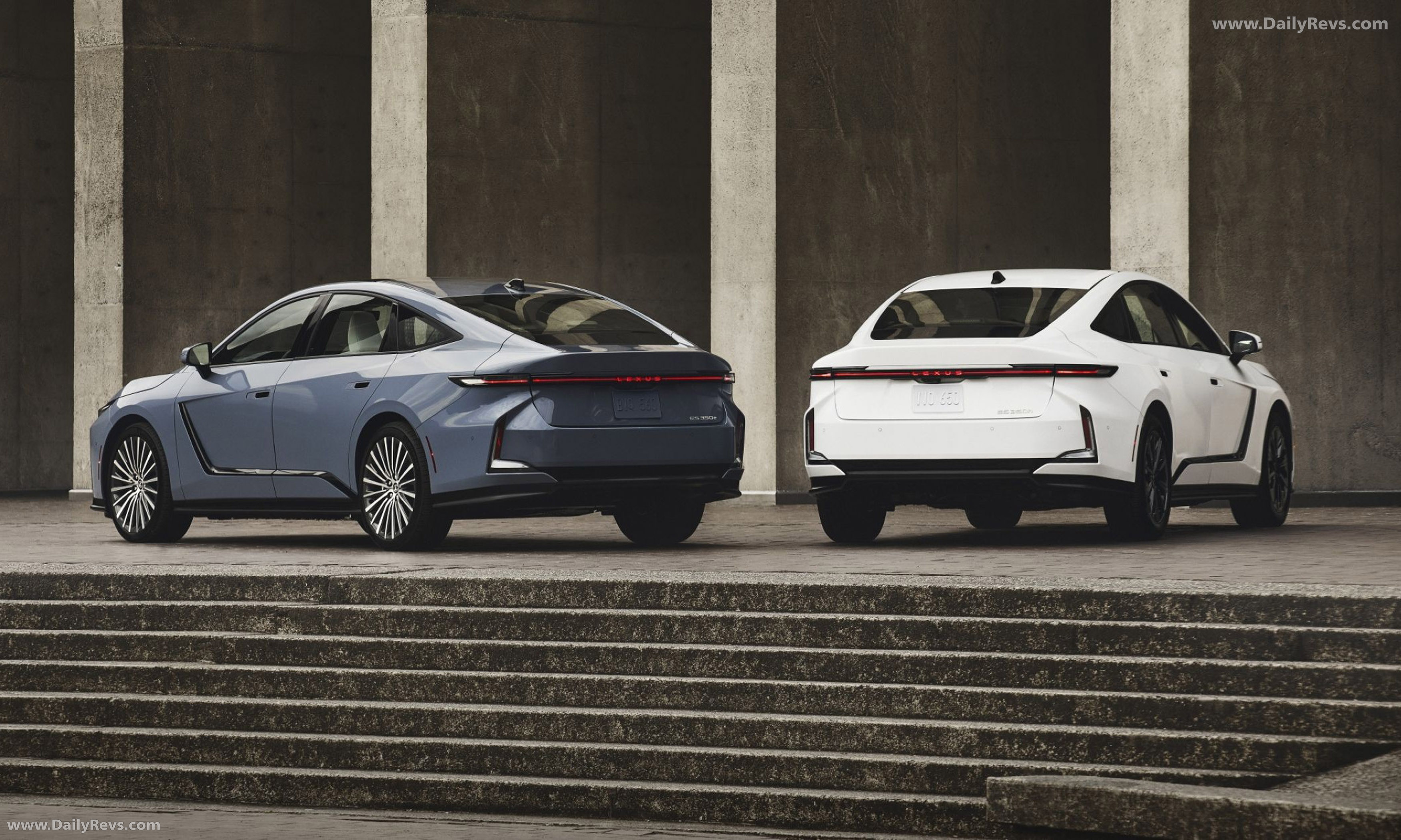 2026 Lexus ES 350e US Version Rear View