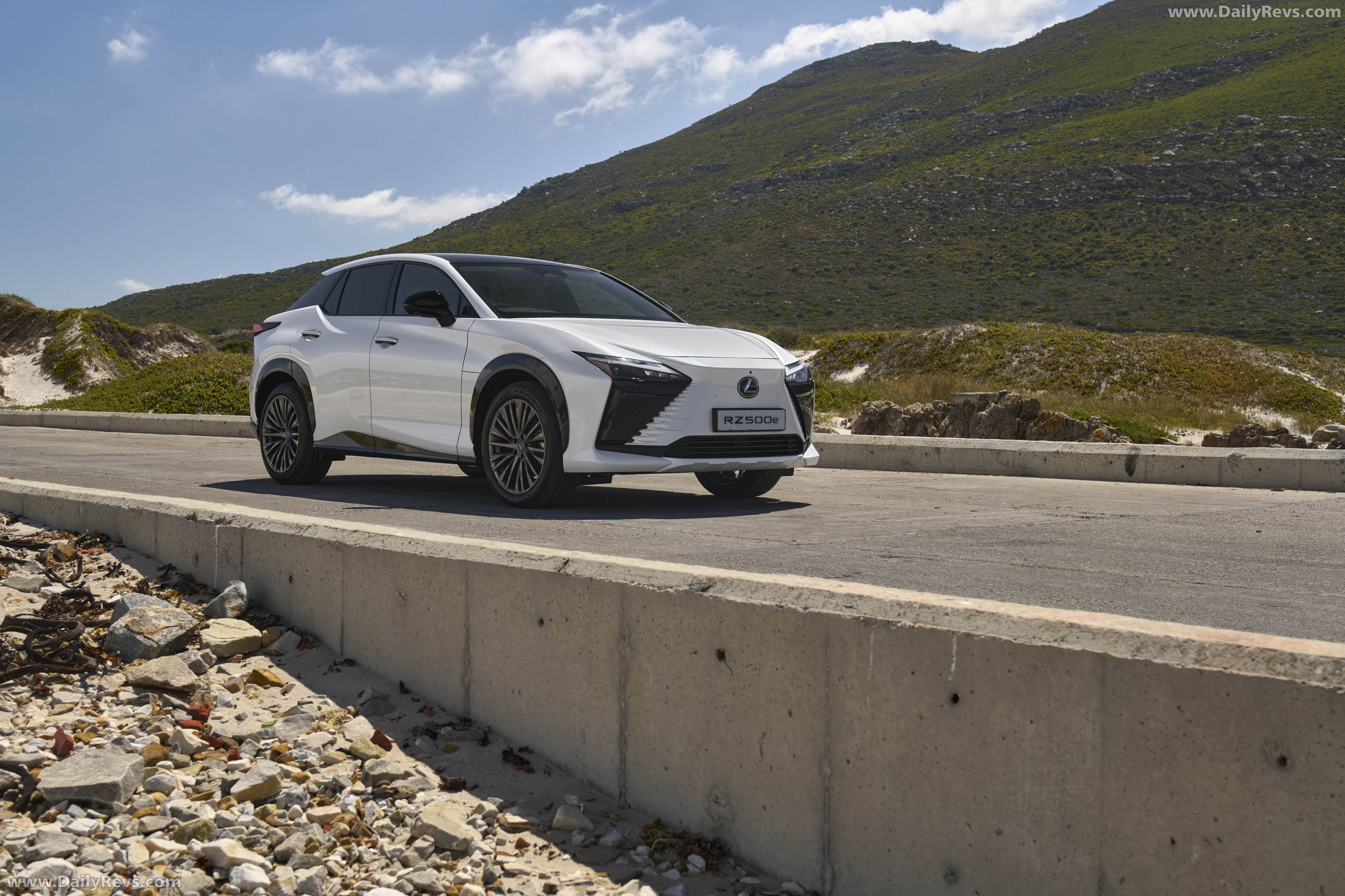 2026 Lexus RZ 550e South African Version Front View