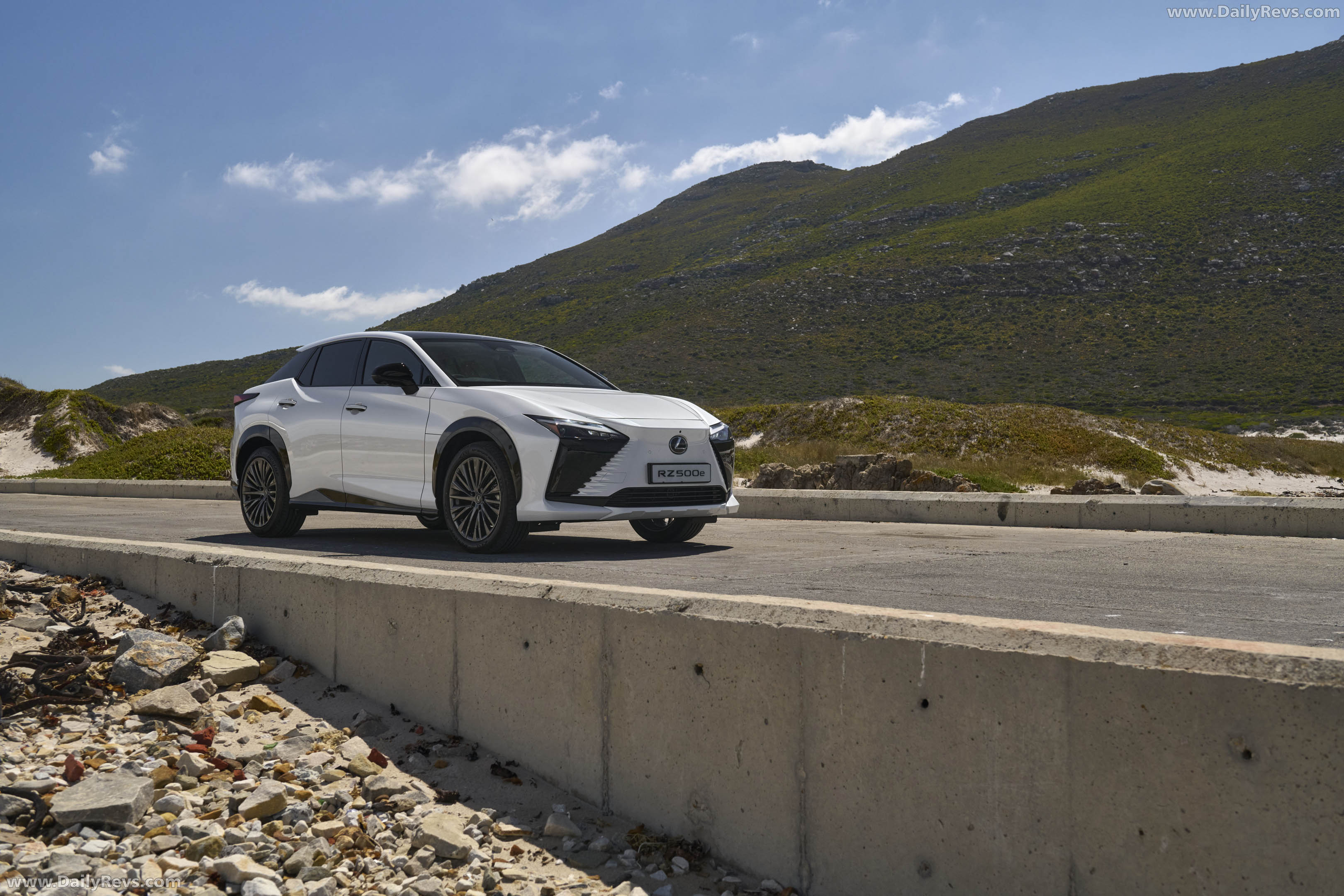 2026 Lexus RZ 550e South African Version Front View
