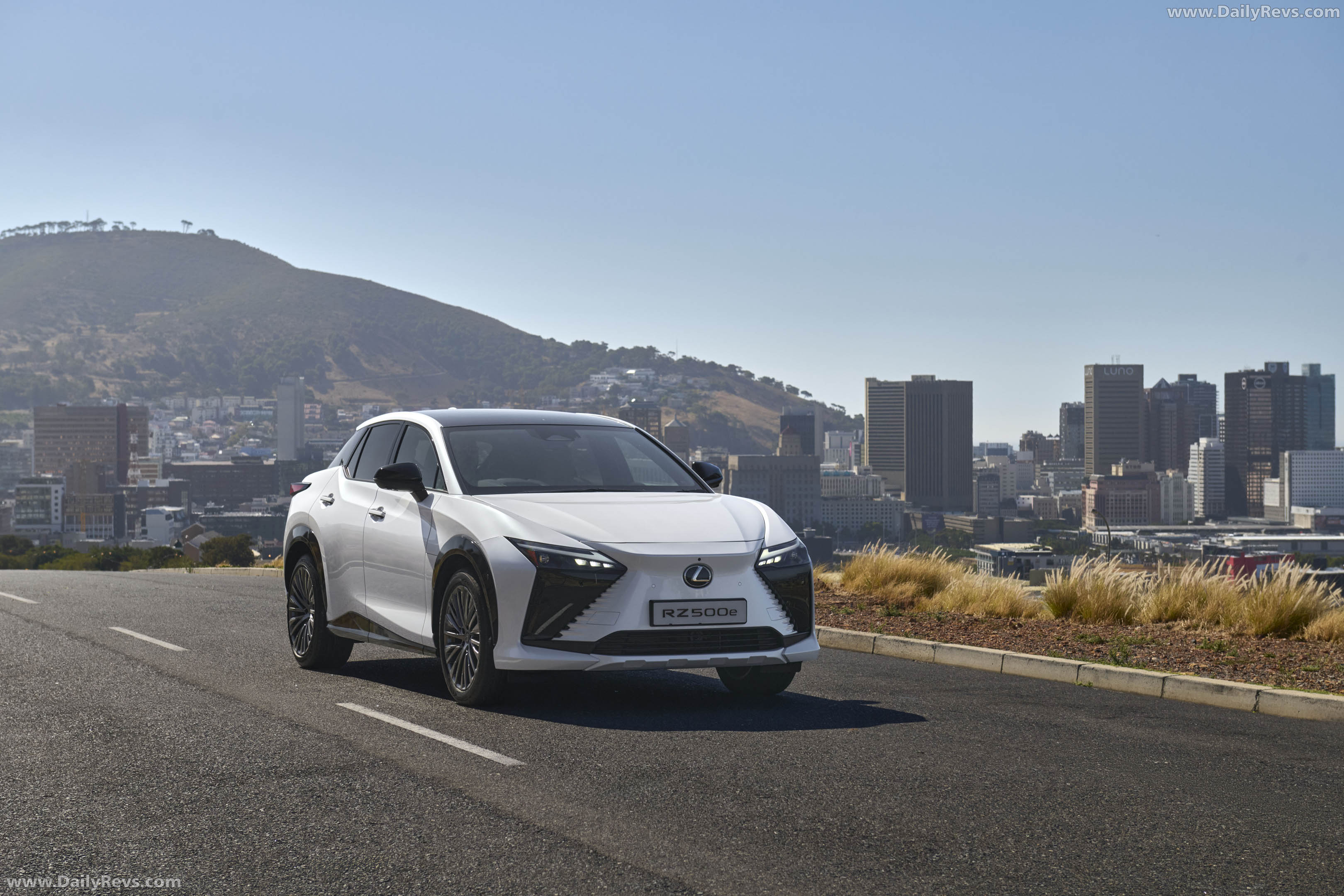 2026 Lexus RZ 550e South African Version Front View