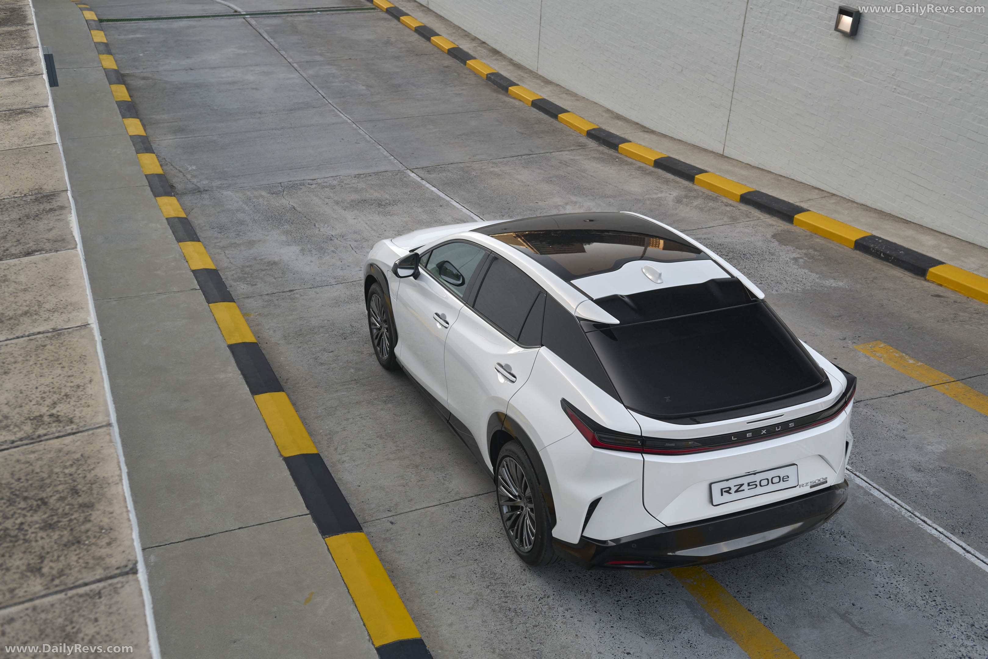 2026 Lexus RZ 550e South African Version Top View