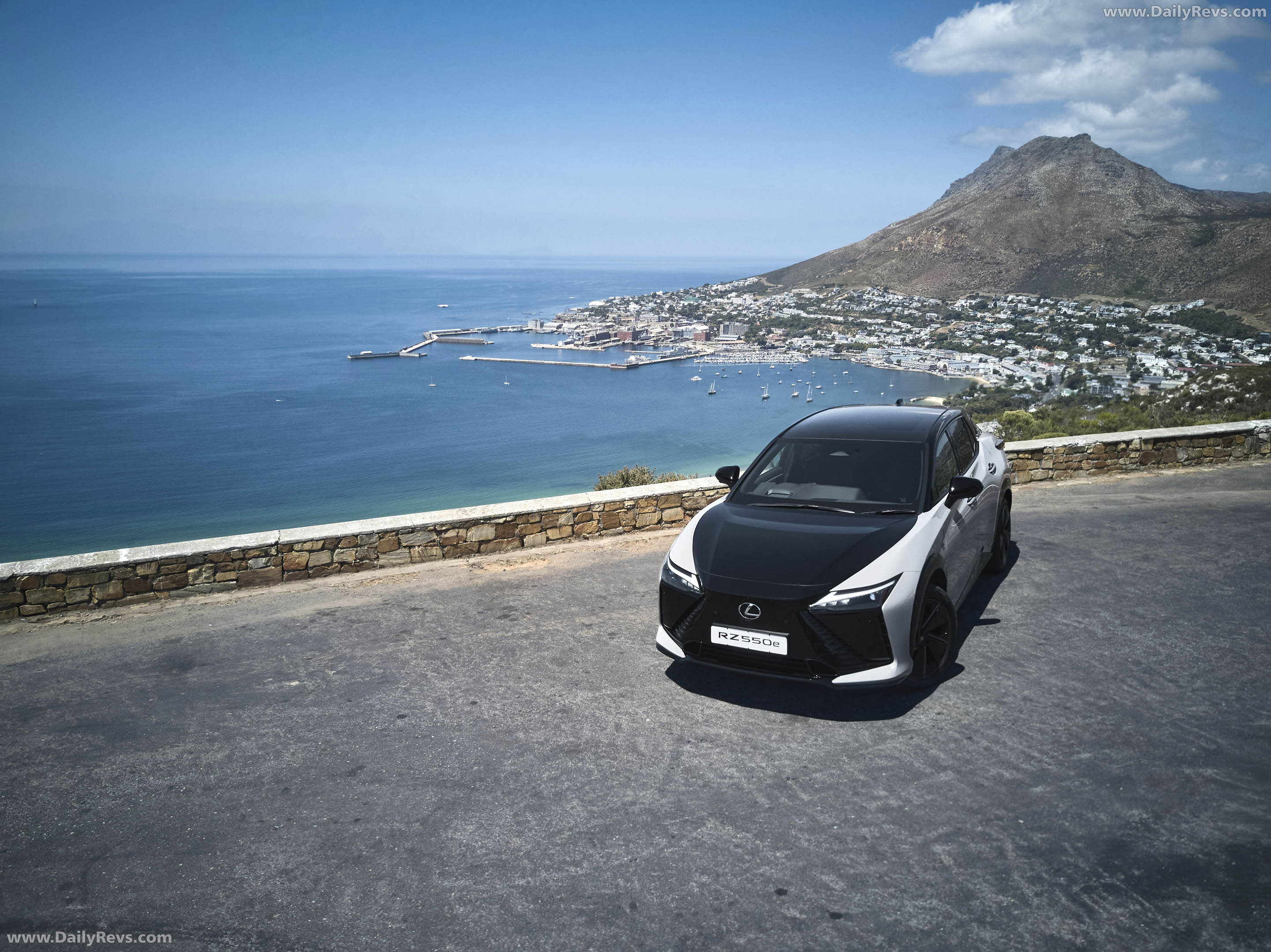 2026 Lexus RZ 550e South African Version Top View