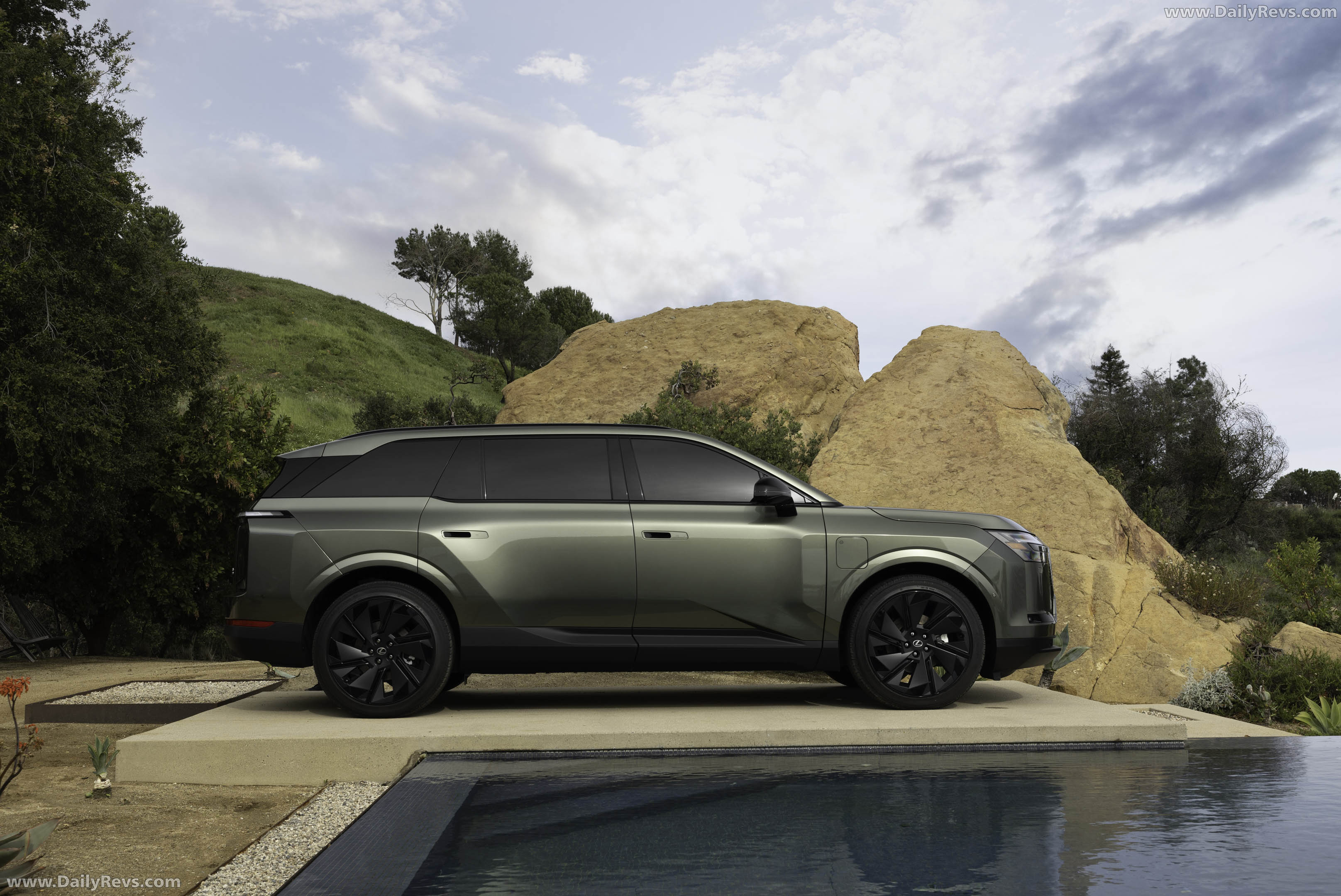 2027 Lexus TZ Side View