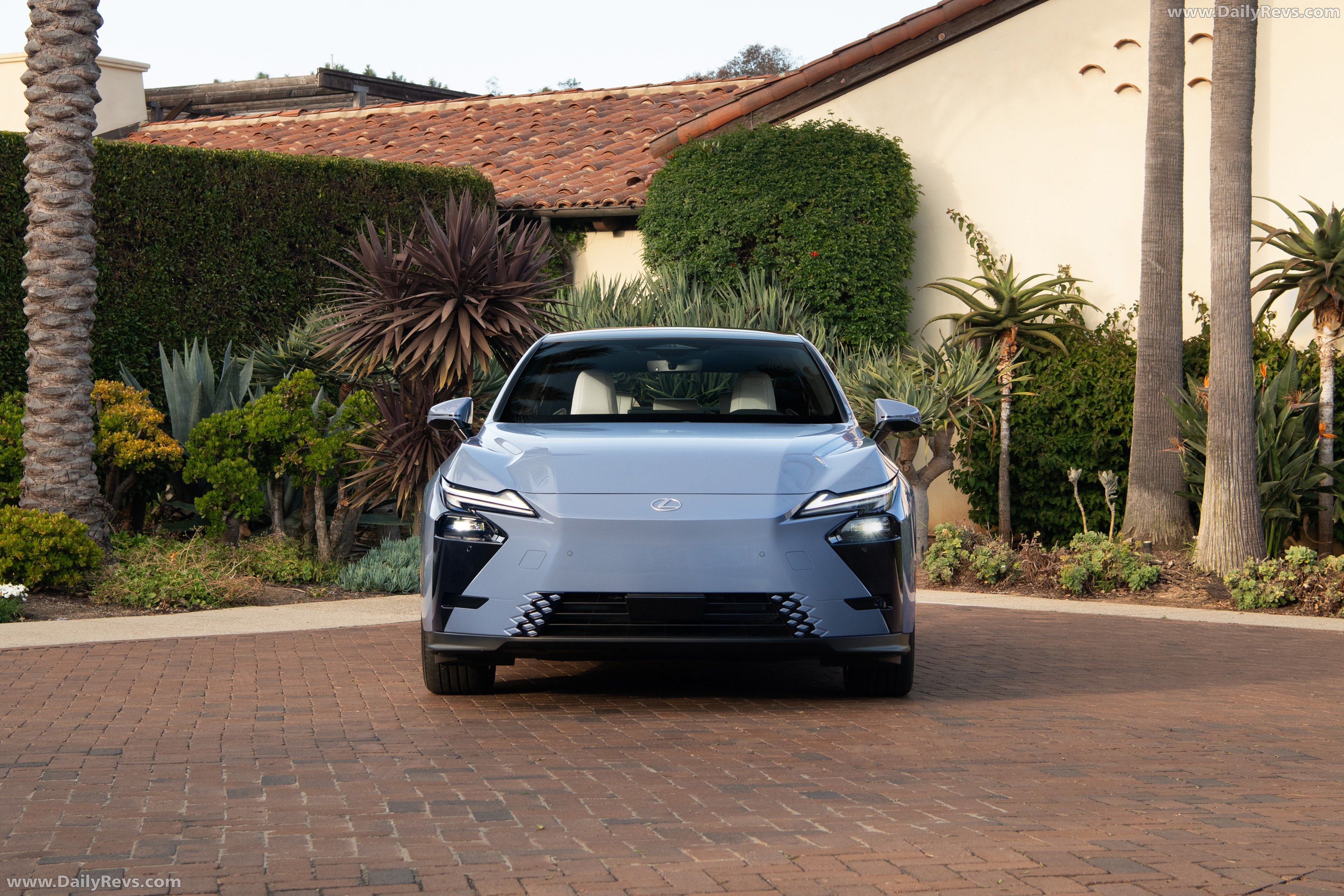 2026 Lexus ES 350e Premium Front View
